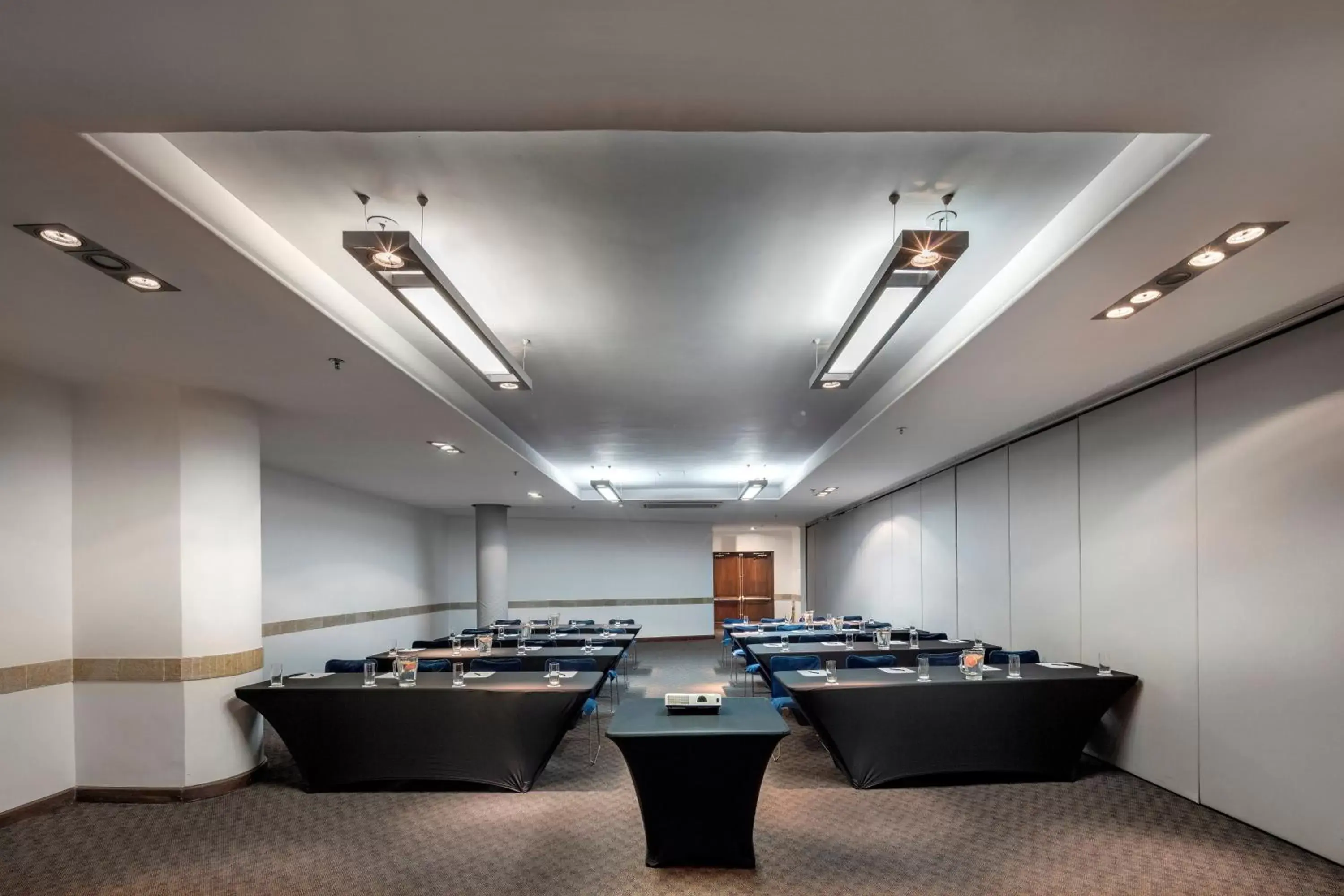 Meeting/conference room in Presidente Intercontinental Puebla, an IHG Hotel