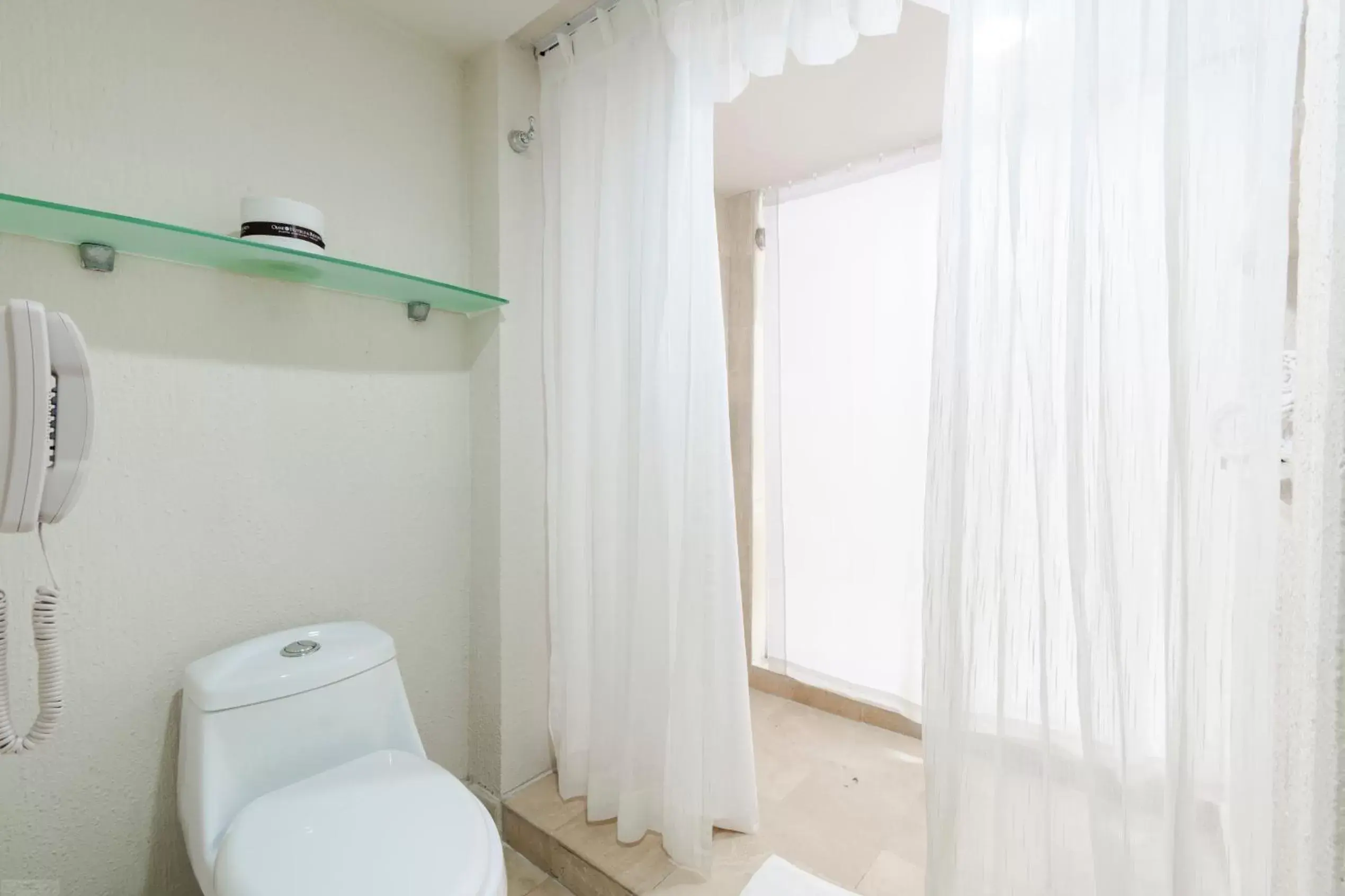 Bathroom in Puerto Aventuras Hotel & Beach Club