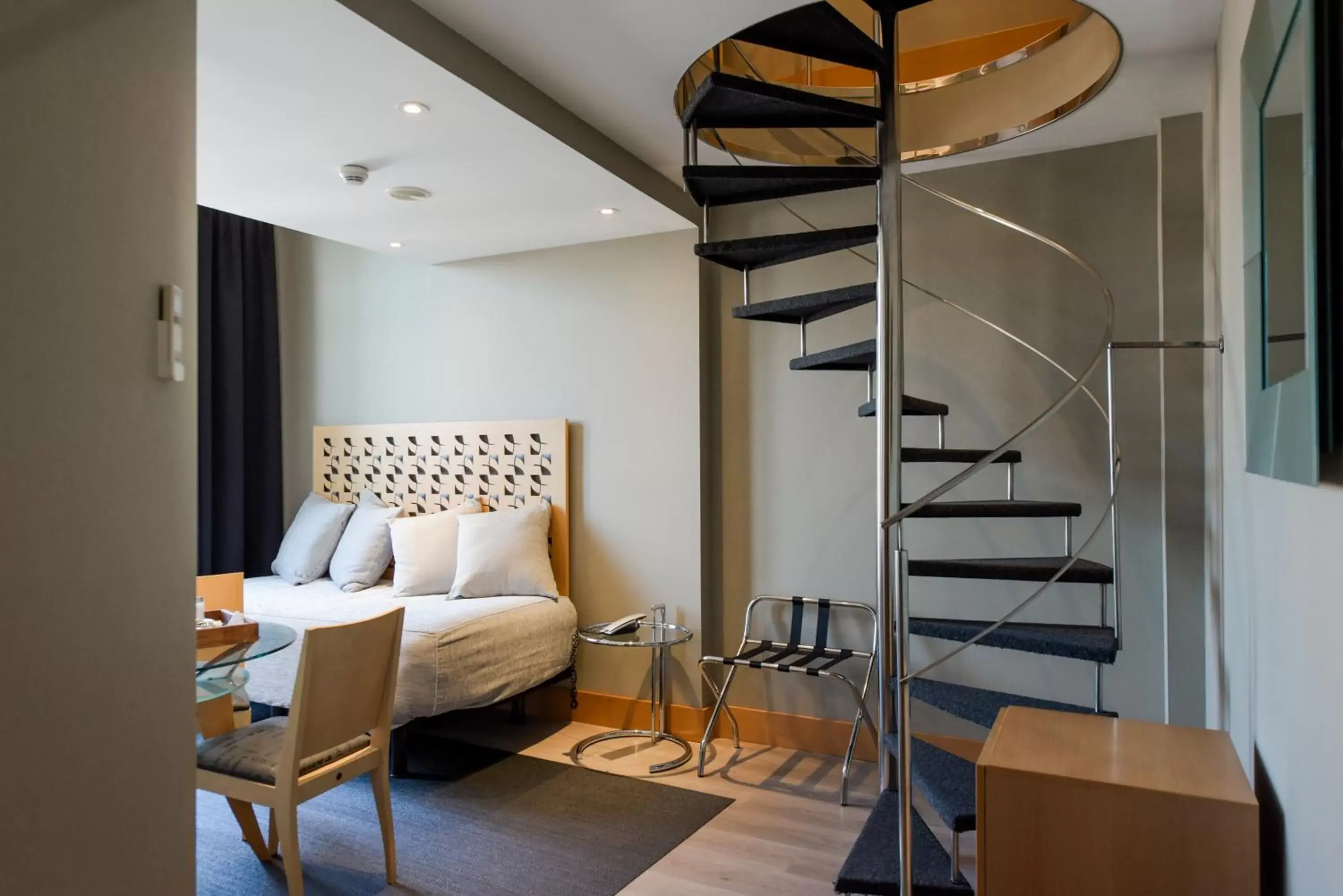 Living room, Bed in Hotel Plaza Living room, Bed in Hotel Plaza