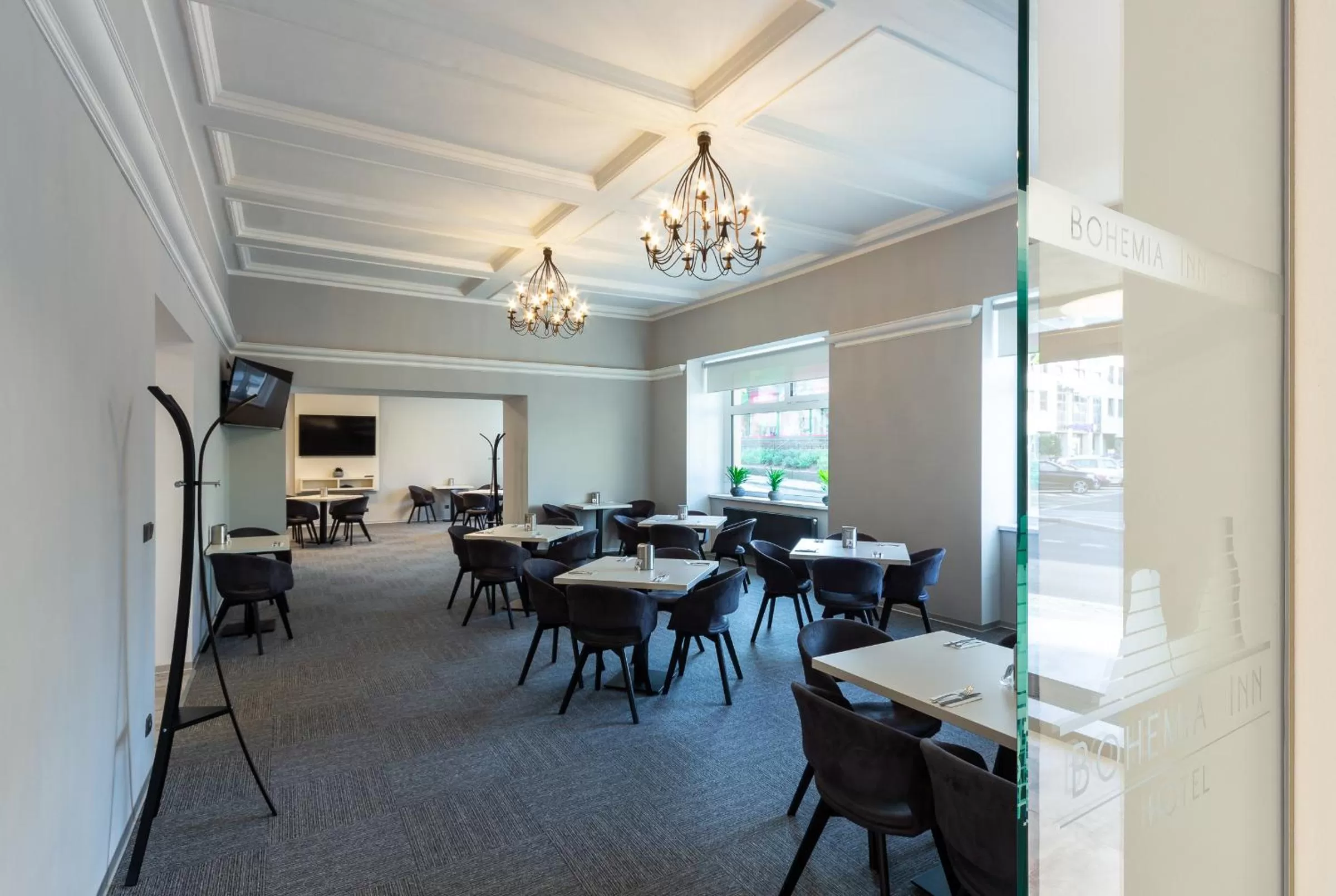 Restaurant/places to eat in Bohemia Inn Hotel