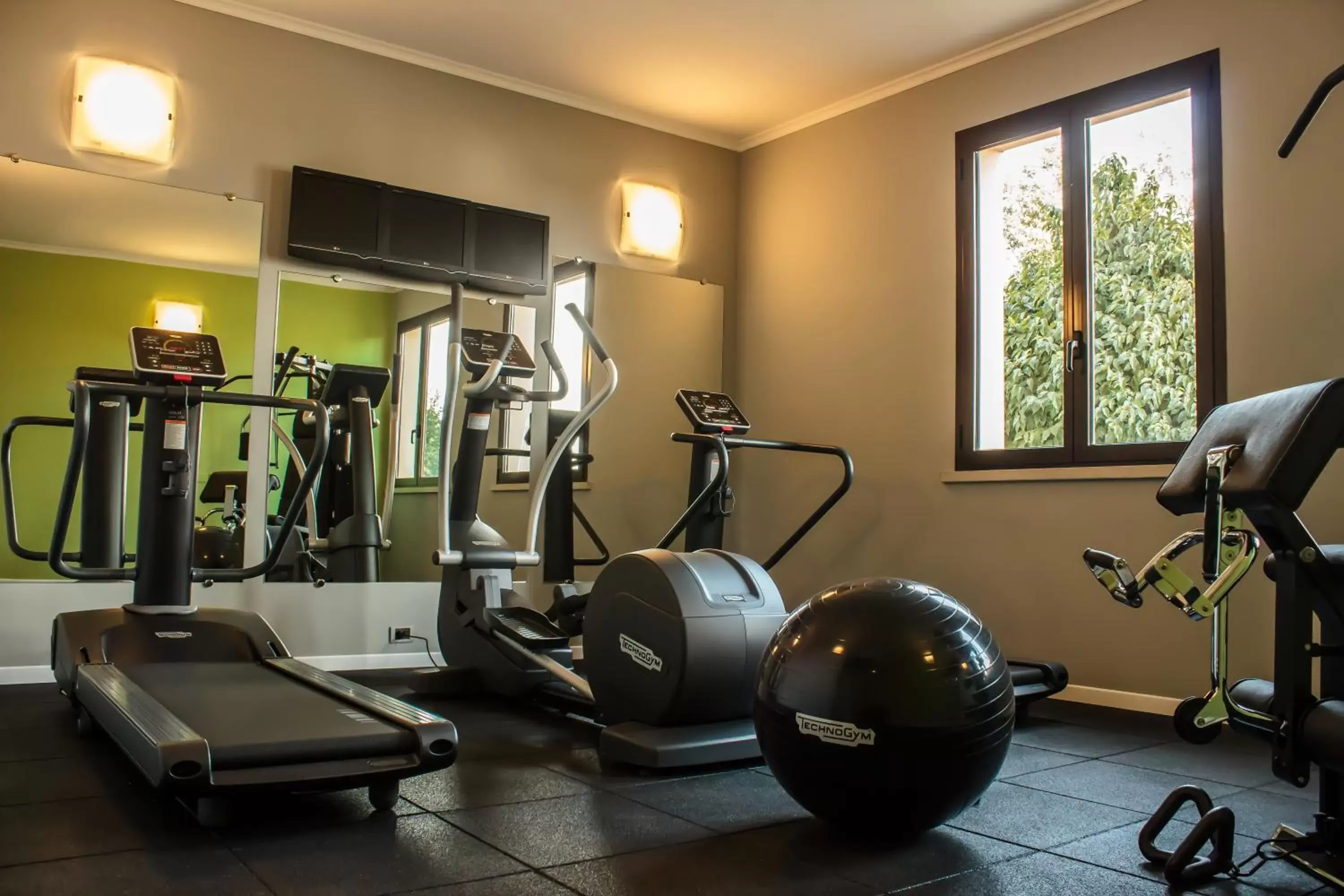 Fitness centre/facilities, Fitness Center/Facilities in UNAWAY Hotel Occhiobello