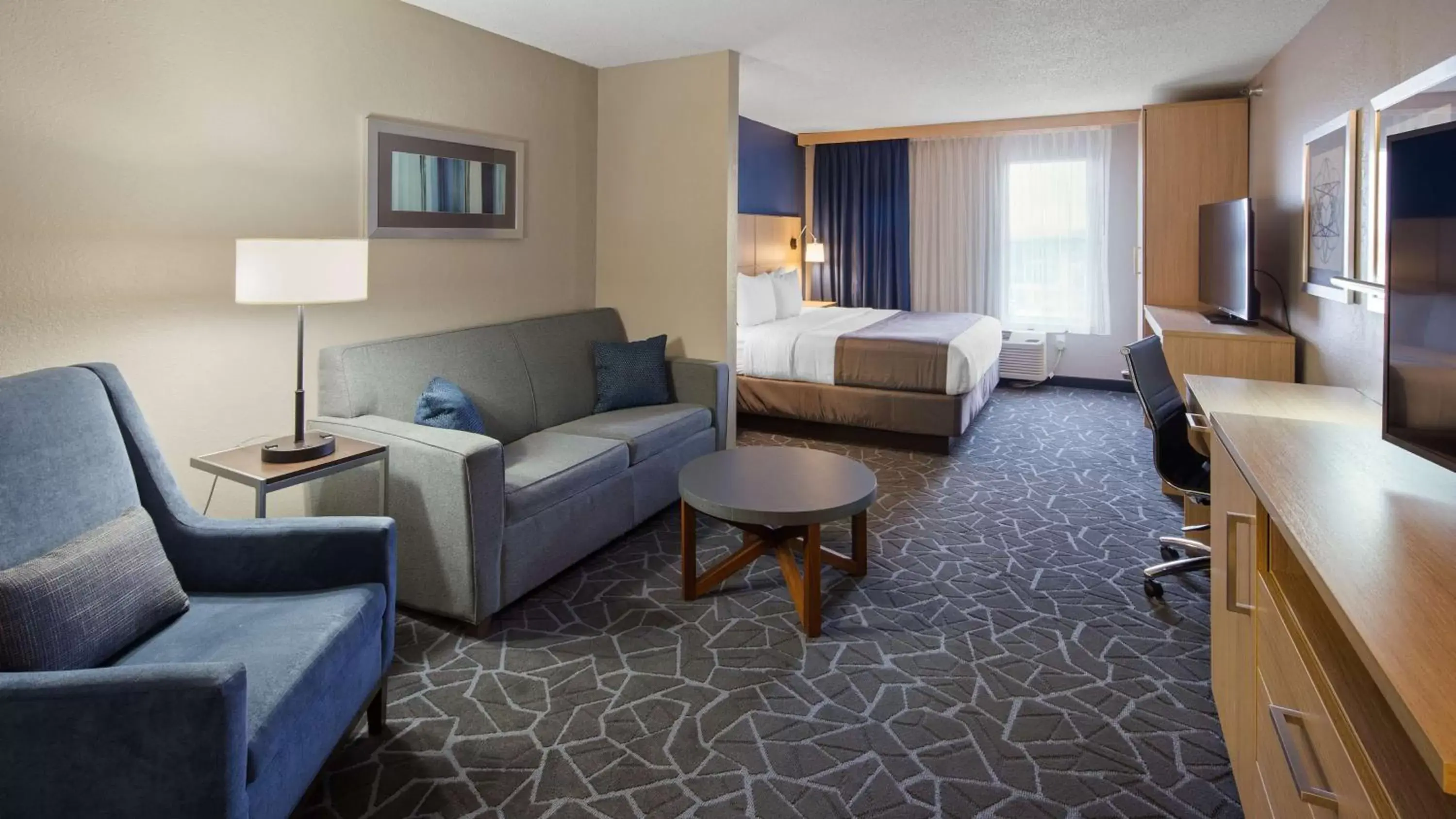 Photo of the whole room, Seating Area in Best Western Eau Claire South