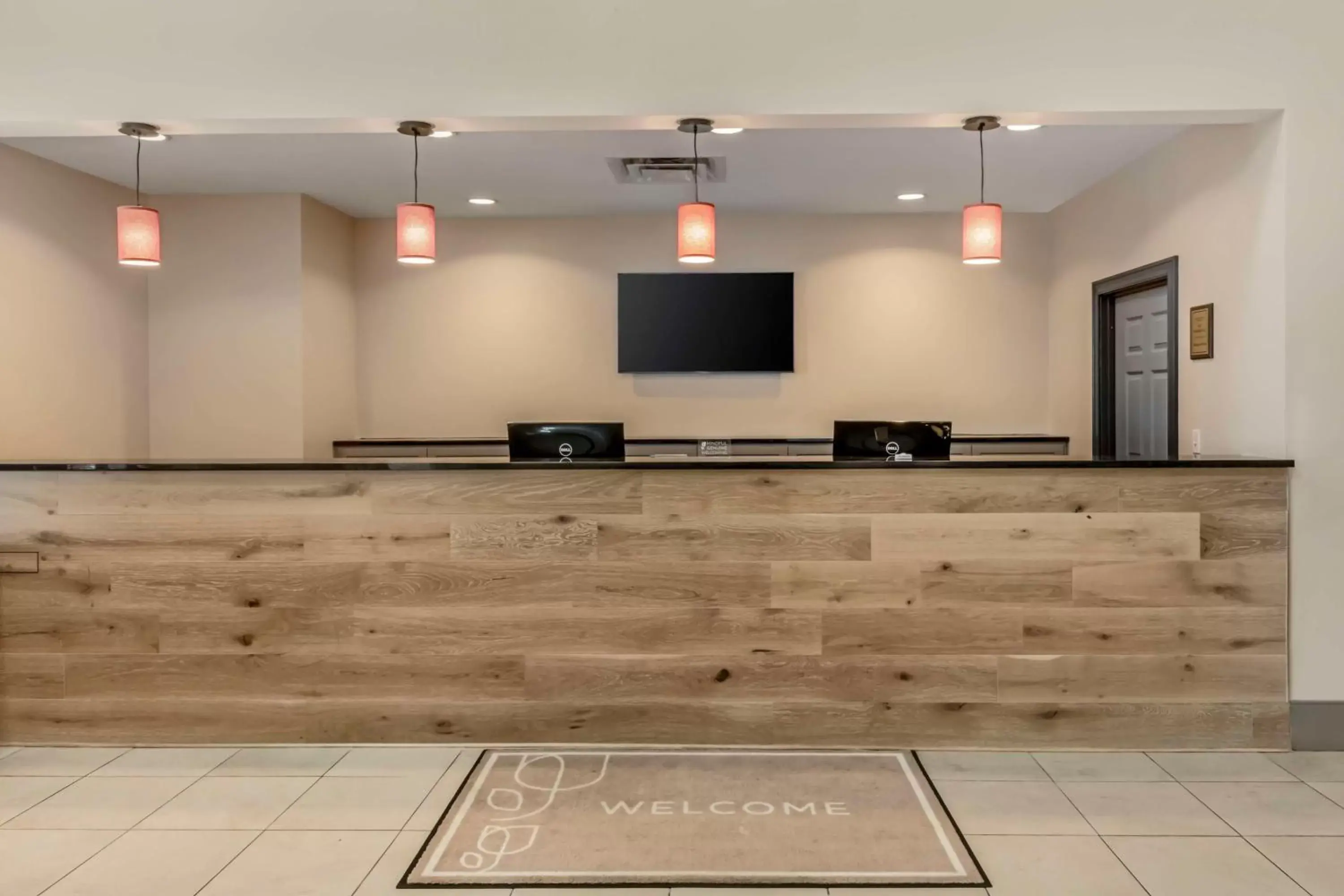 Lobby or reception, TV/Entertainment Center in Country Inn & Suites by Radisson, Elk Grove Village/Itasca