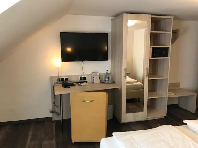 TV and multimedia, Bed in Landgasthof Hotel Rittmayer