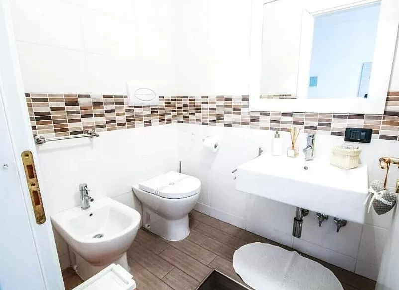 Shower, Bathroom in RighePois