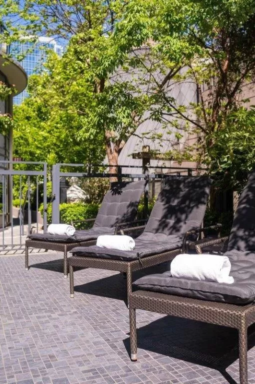 Seating area in L'Hermitage Hotel