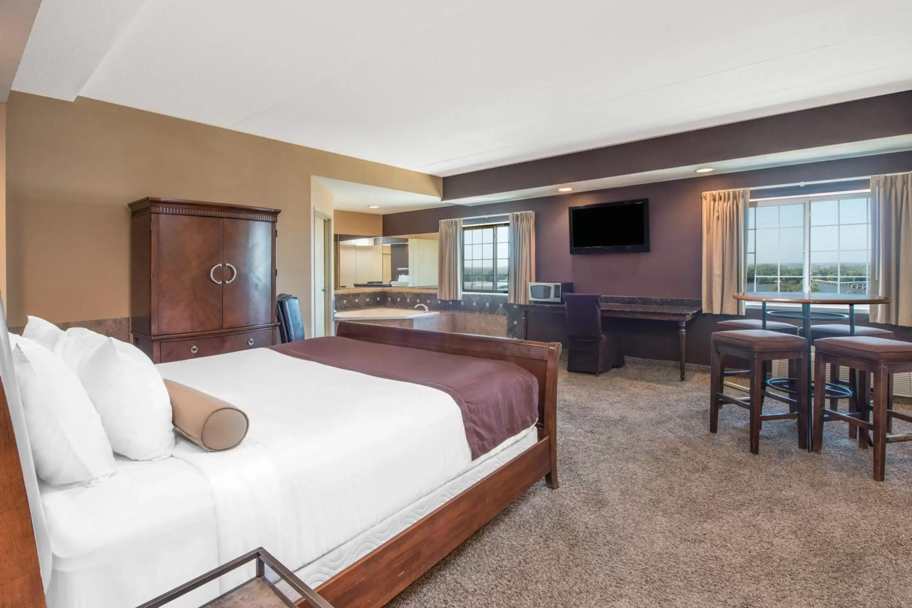 Bed in Microtel Inn & Suites Quincy by Wyndham
