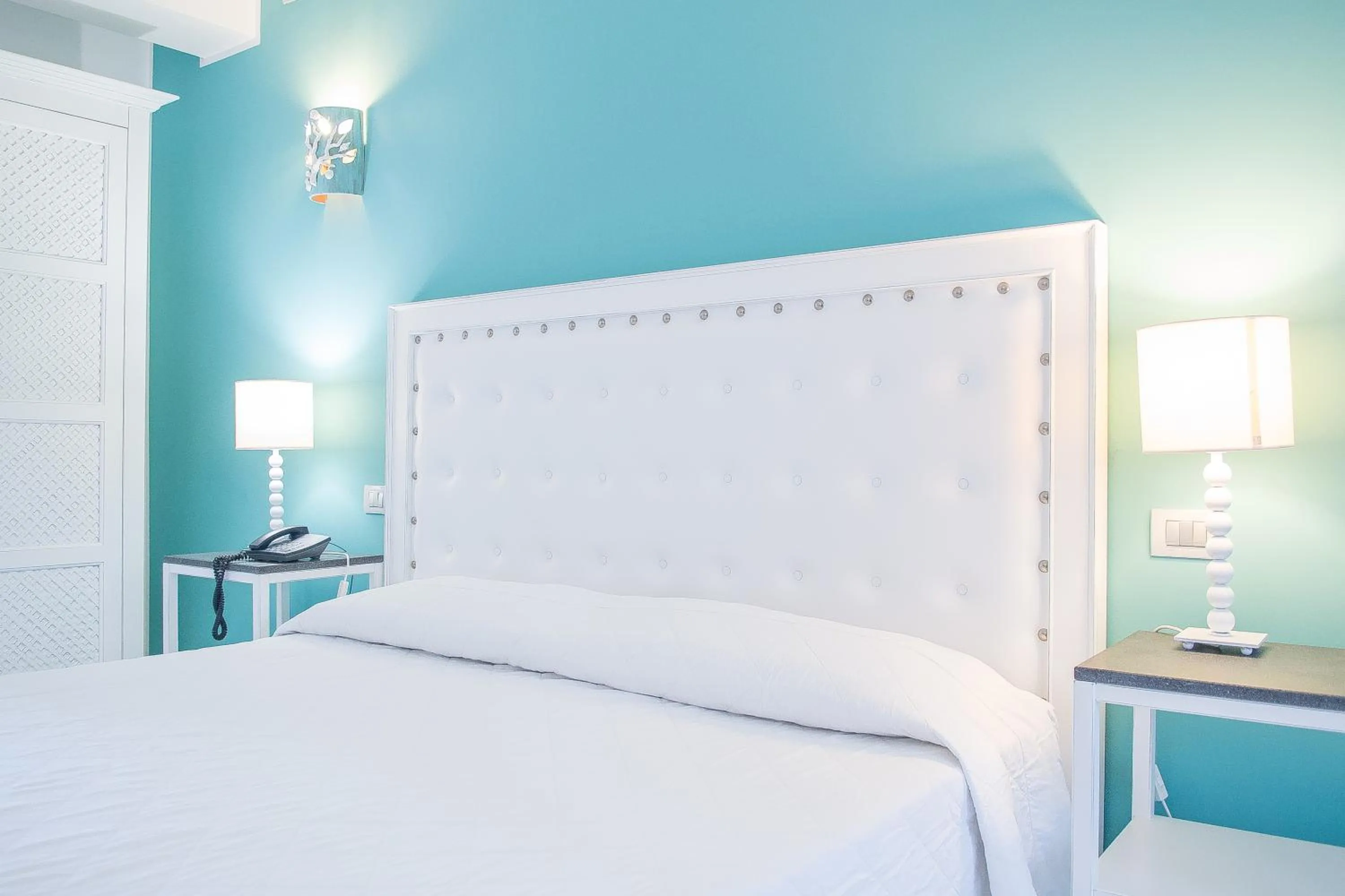 Photo of the whole room, Bed in Hotel Cutimare - Aeolian Charme