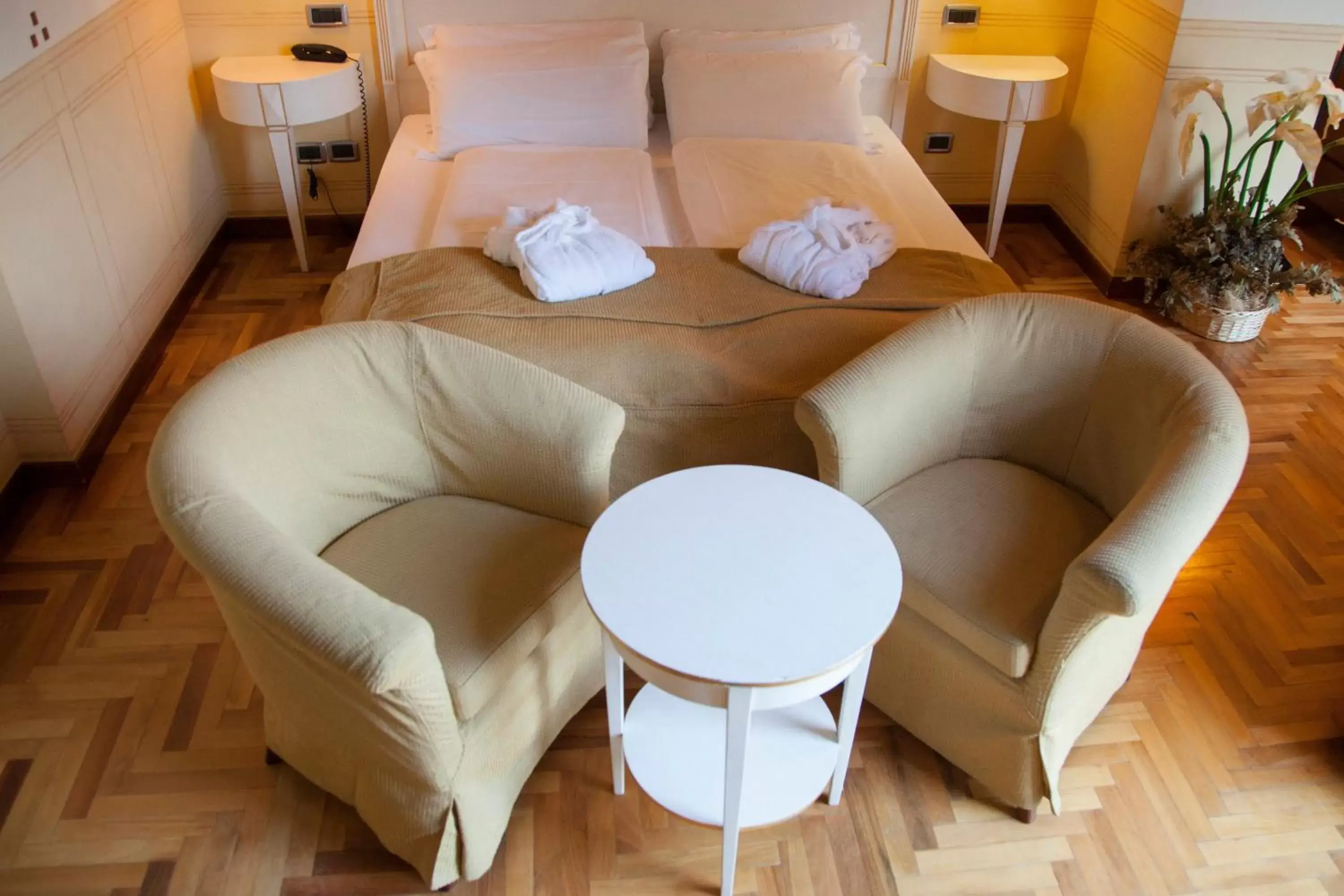 Bedroom in Hotel Villa Policreti