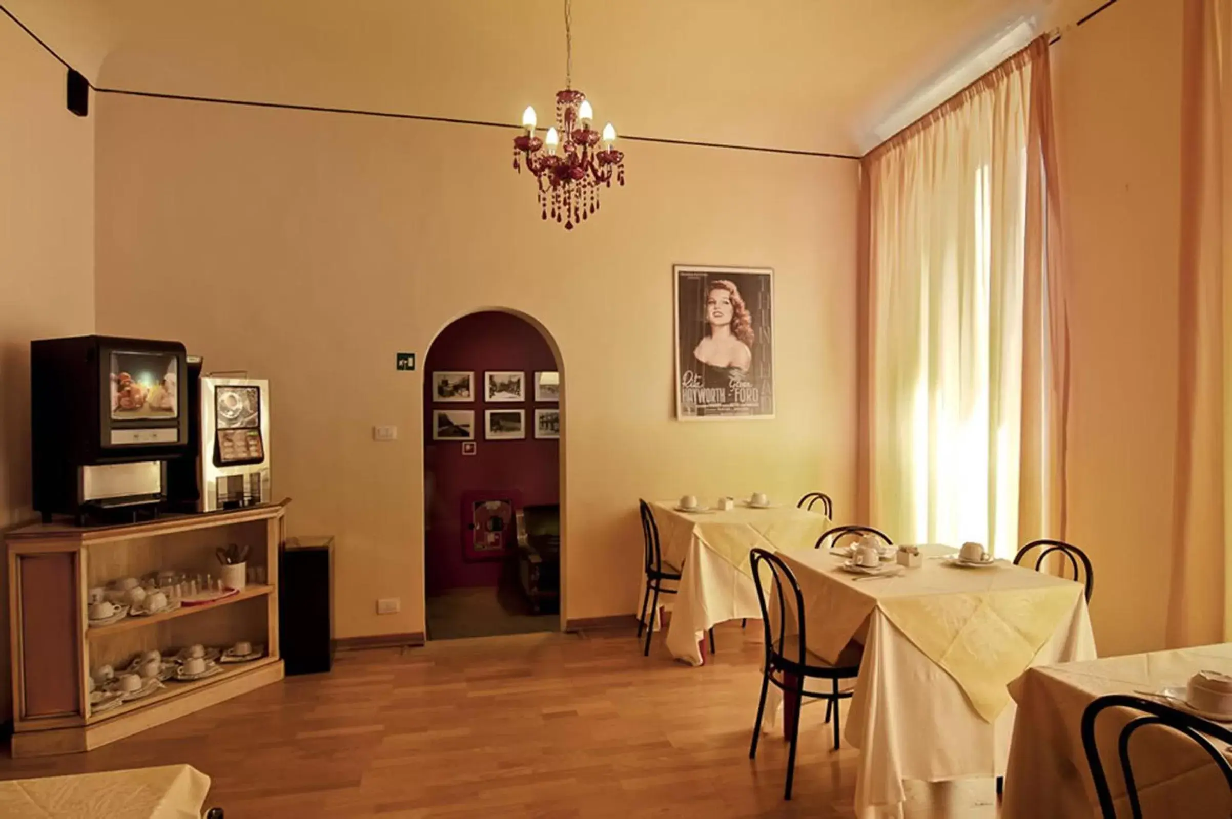 Restaurant/Places to Eat in Hotel Romagna