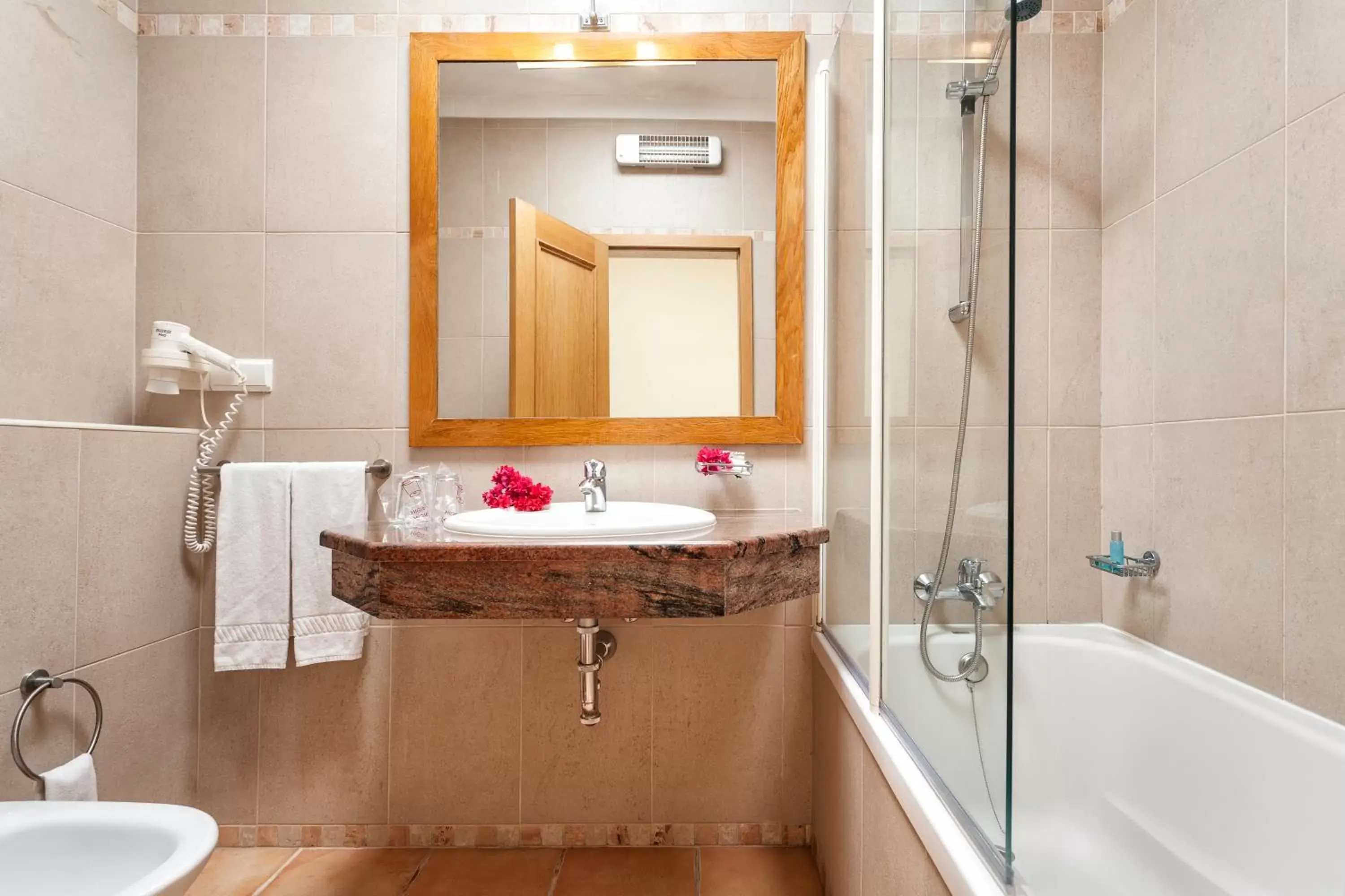 Bathroom in Pestana Palm Gardens Bathroom in Pestana Palm Gardens