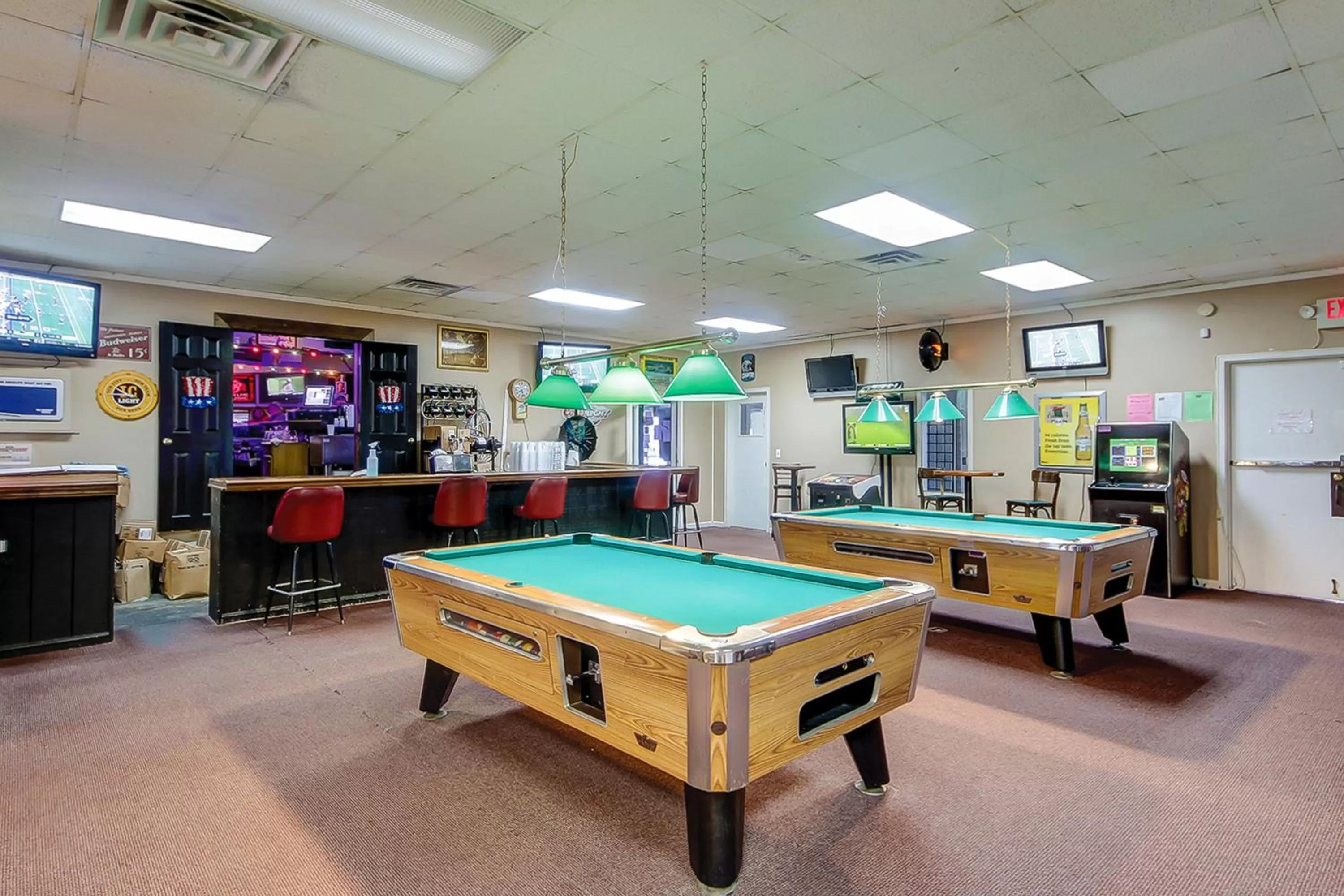 Billiards in Arcadian Dunes 26-507