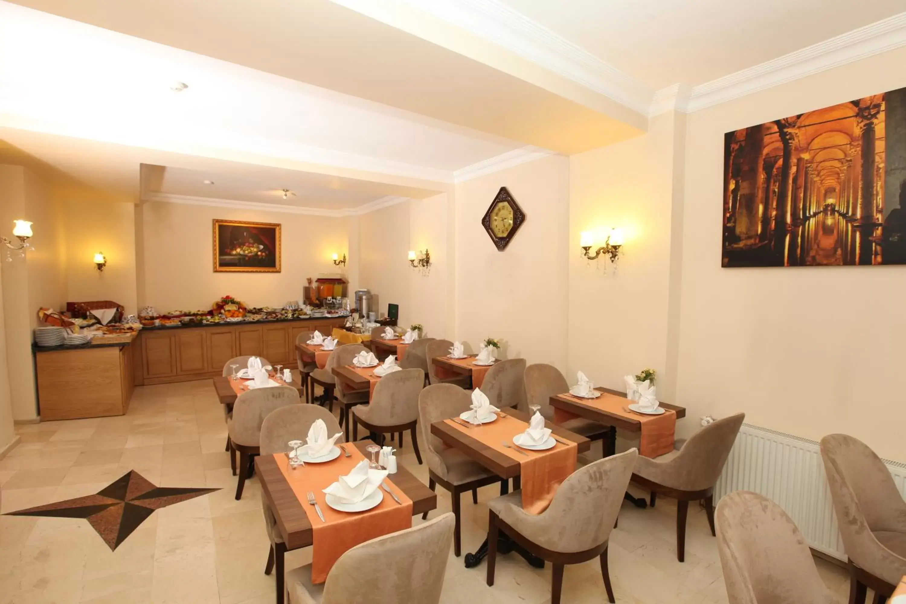 Restaurant/places to eat in Sirkeci Park Hotel Restaurant/places to eat in Sirkeci Park Hotel