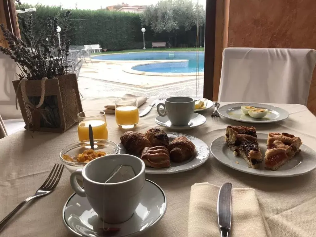 Breakfast in Park Hotel Imperatore Adriano