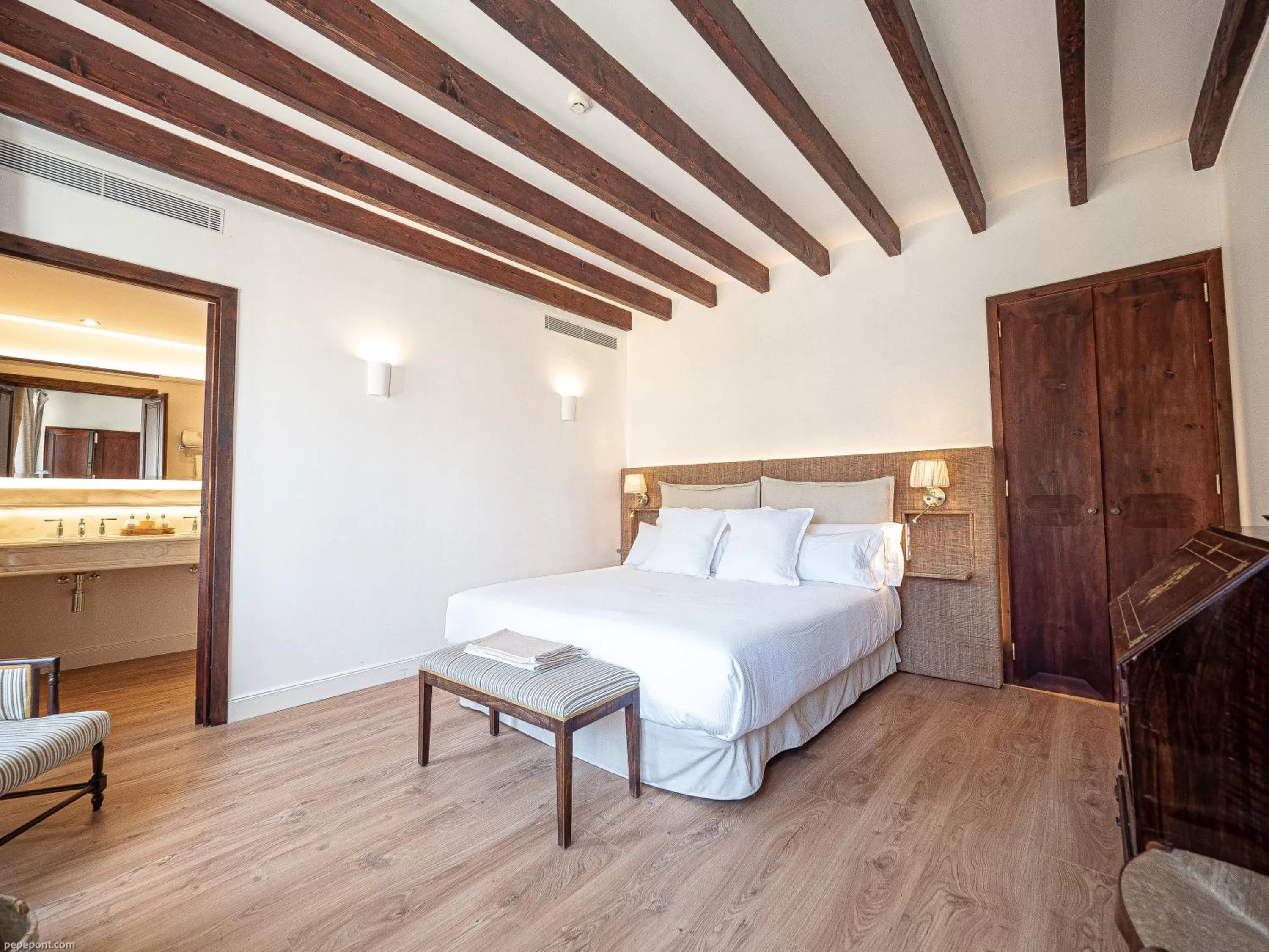 Bed in Ca'n Puig de Sòller