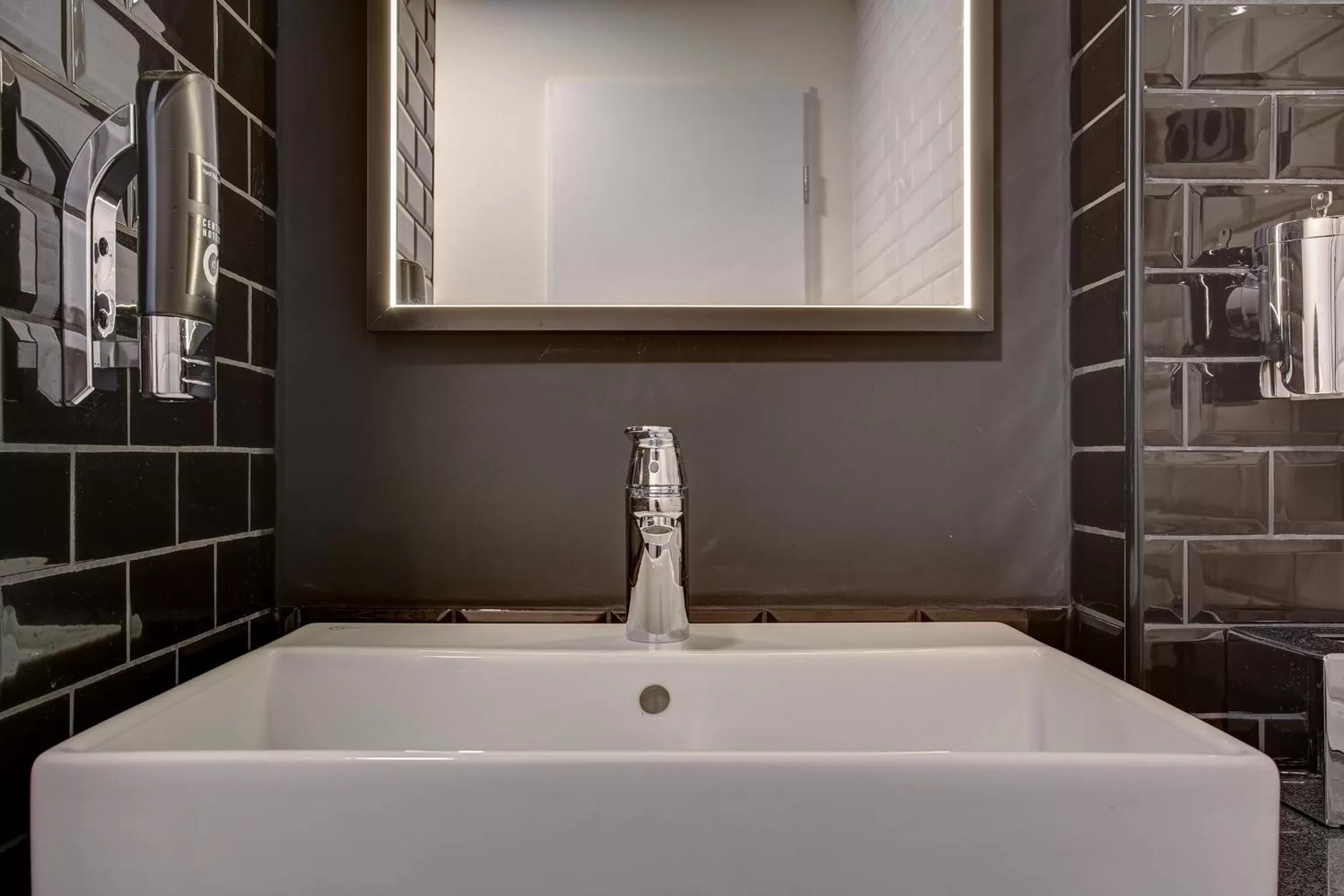 Bathroom in Vienna House Easy by Wyndham Dortmund City