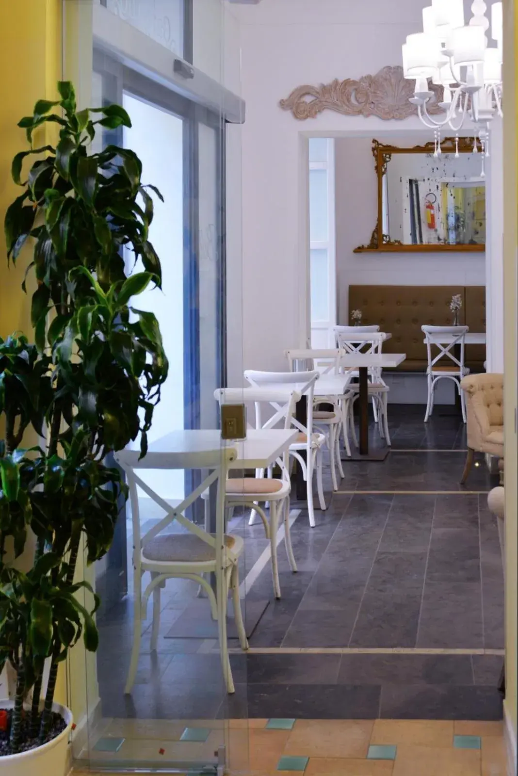 Lounge or bar, Restaurant/Places to Eat in Hotel Gargallo