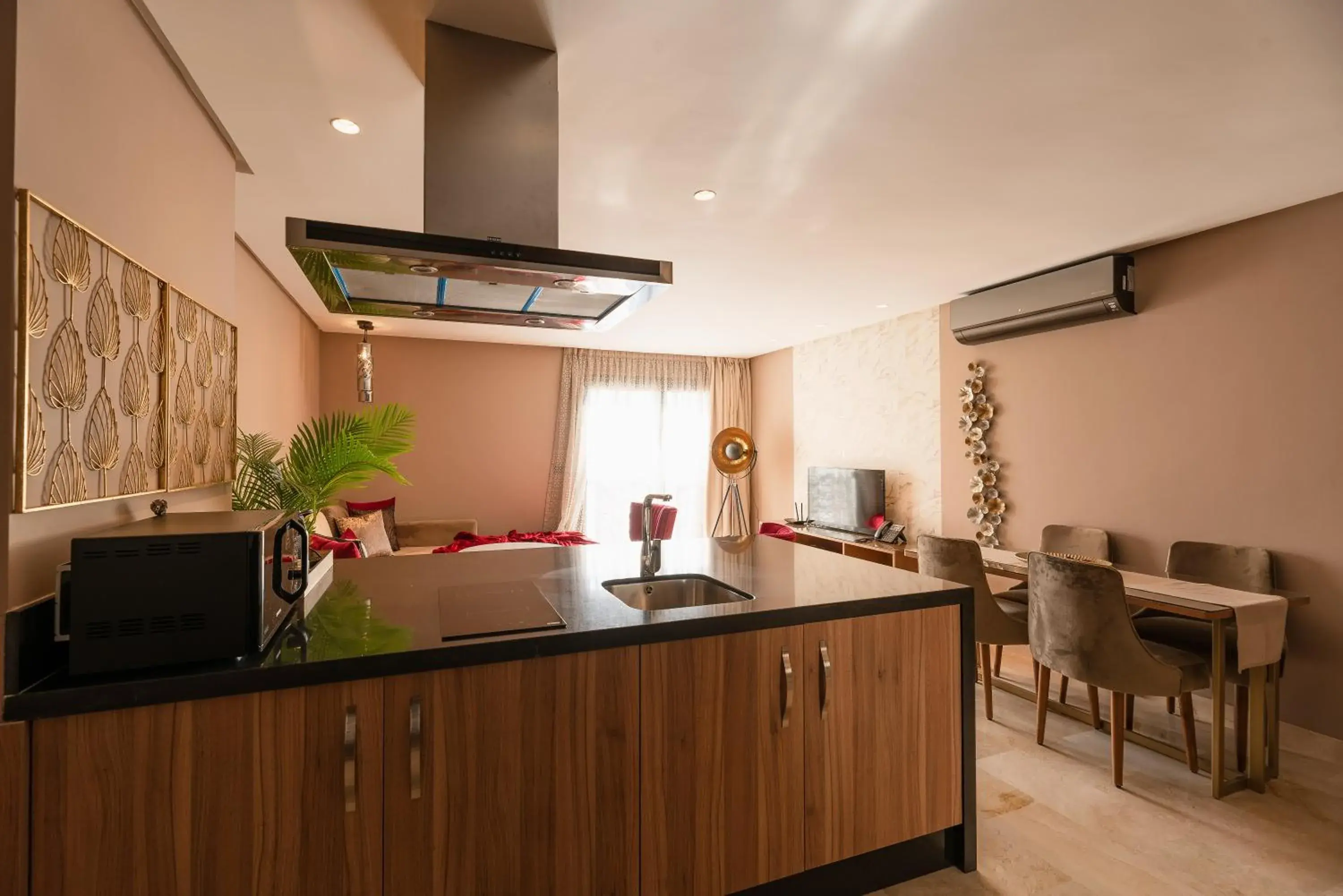TV and multimedia, Kitchen/Kitchenette in Avenue Suites & Appart Hotel Deluxe