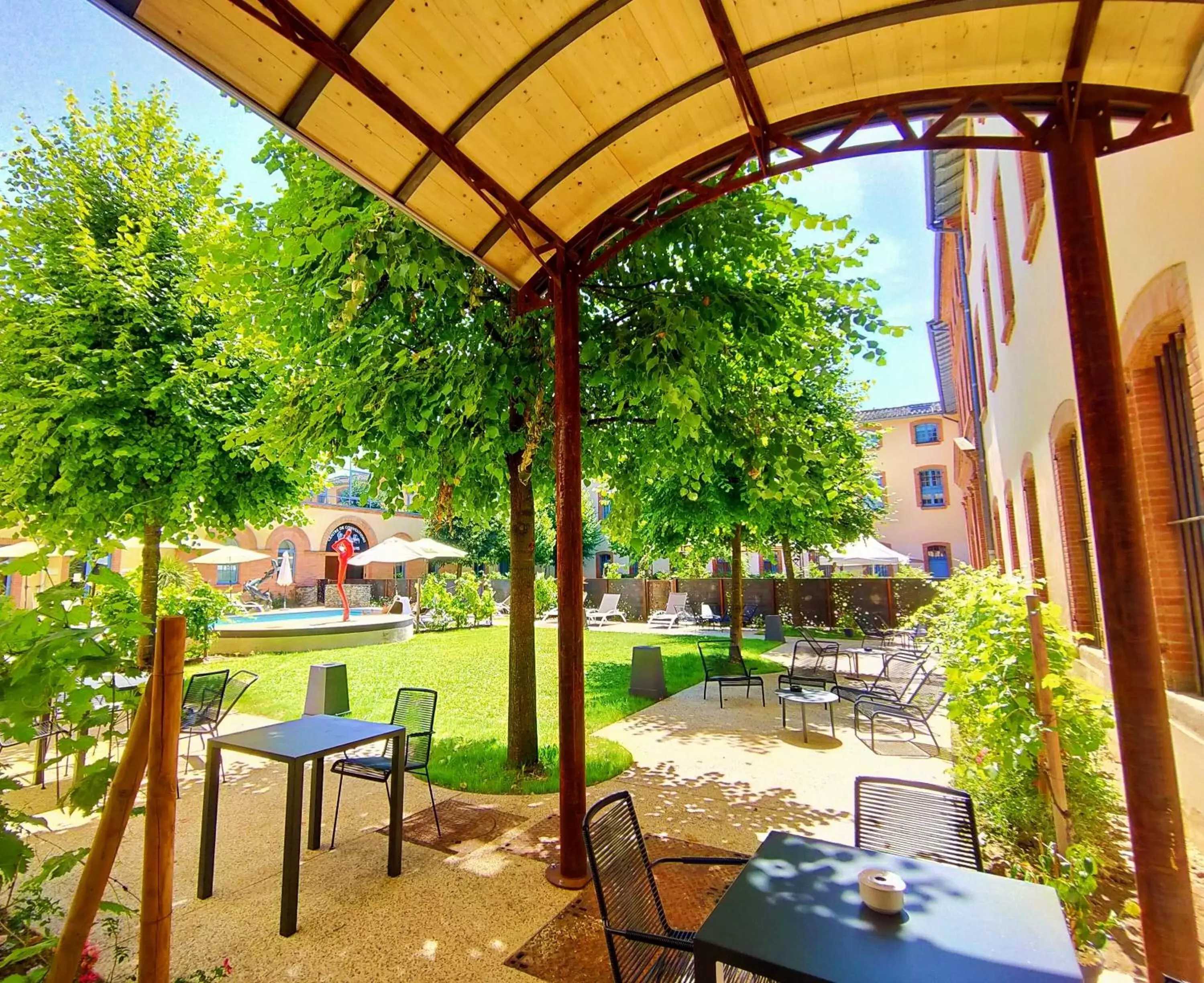 Patio, Restaurant/Places to Eat in Abbaye des Capucins Spa & Resort