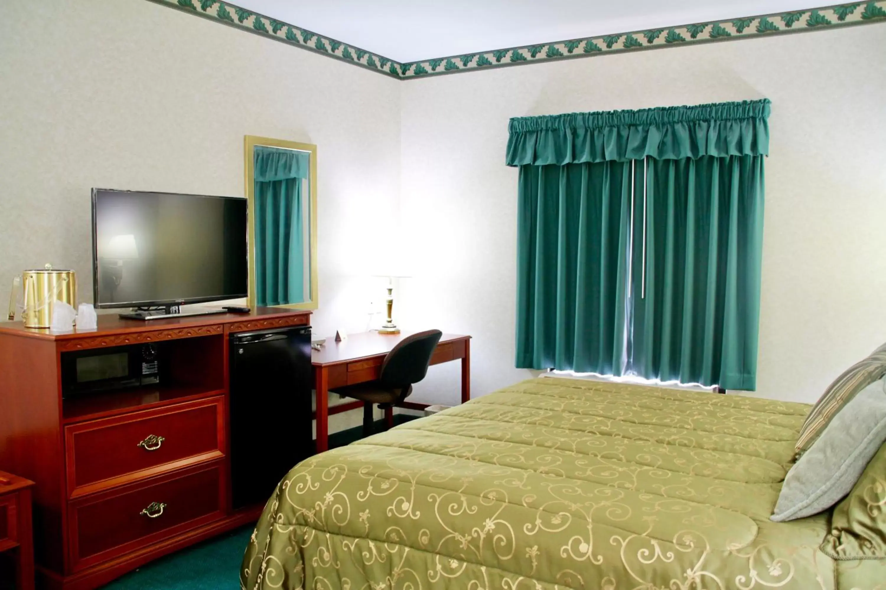 Bedroom, Bed in Grand Vista Hotel & Suites