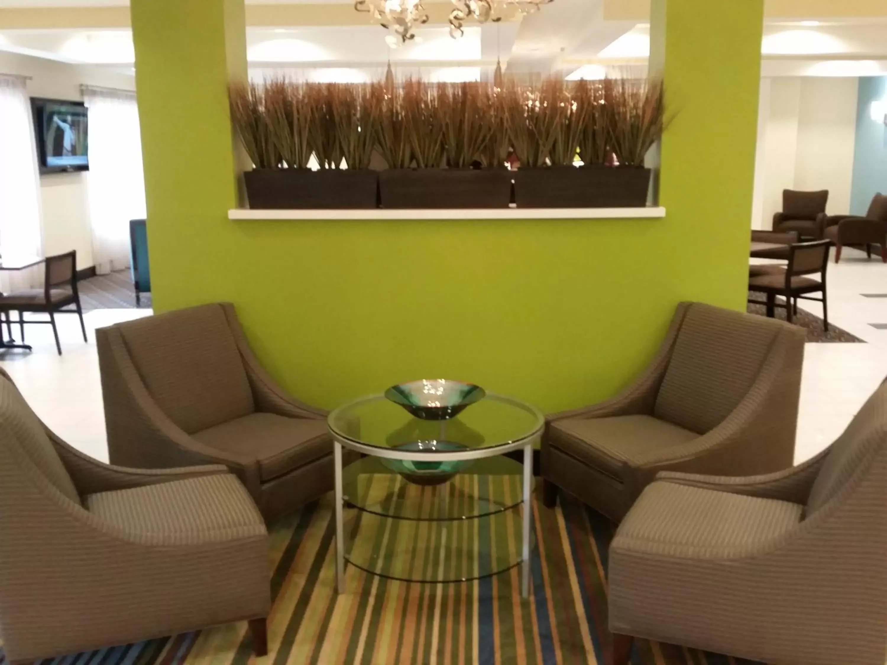 Property building, Lounge/Bar in Holiday Inn Express and Suites Atascocita - Humble - Kingwood, an IHG Hotel