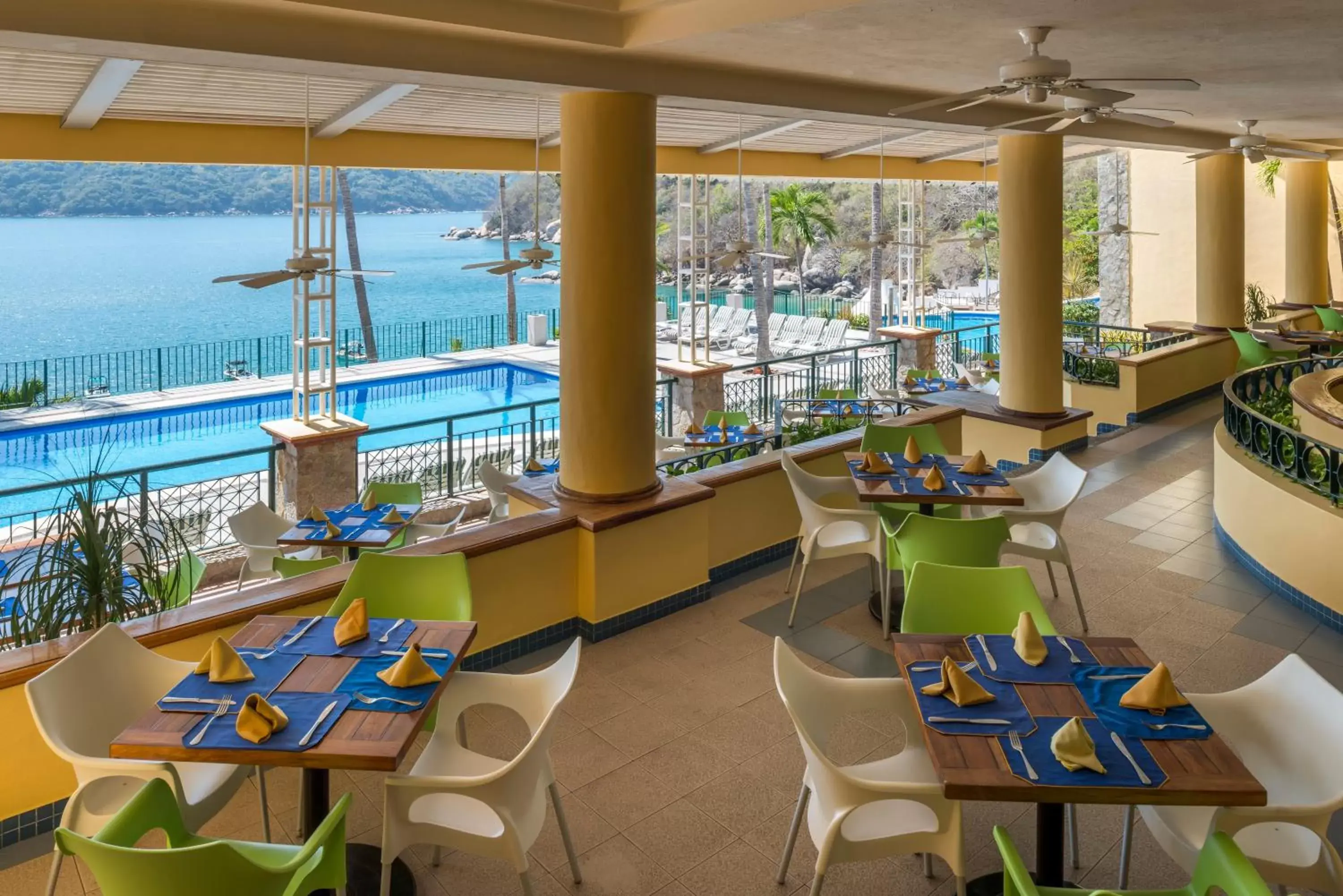 Restaurant/Places to Eat in Camino Real Acapulco Diamante