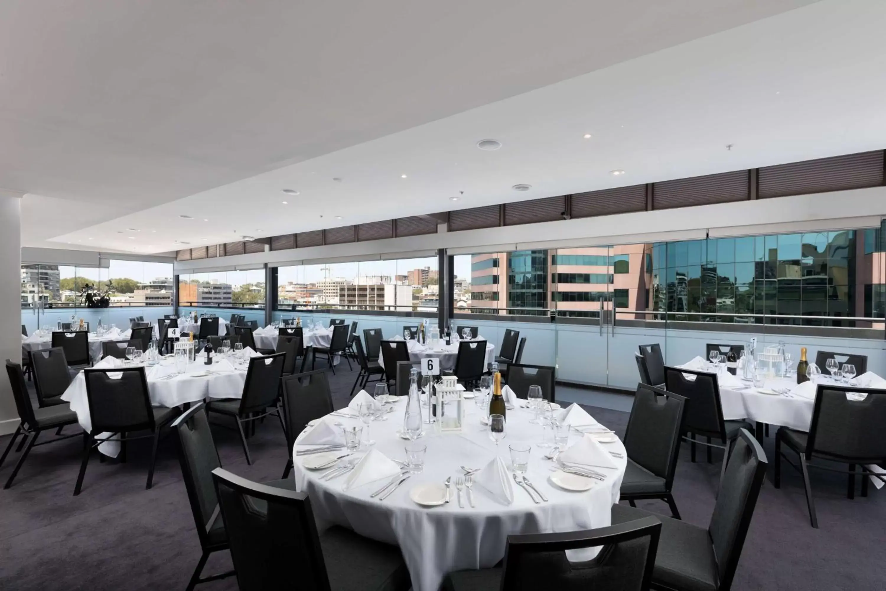 On site, Restaurant/Places to Eat in Rydges Sydney Central