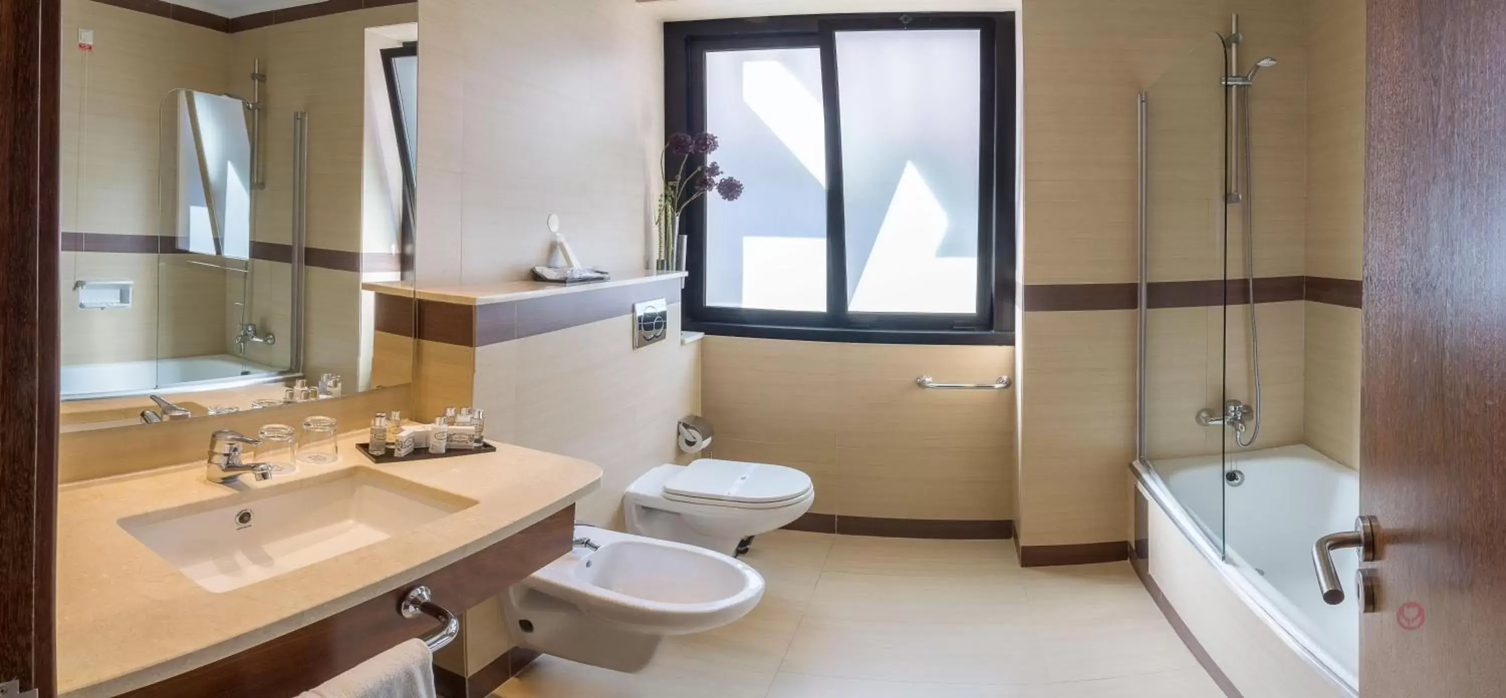 Bathroom in Your Hotel & Spa Alcobaça