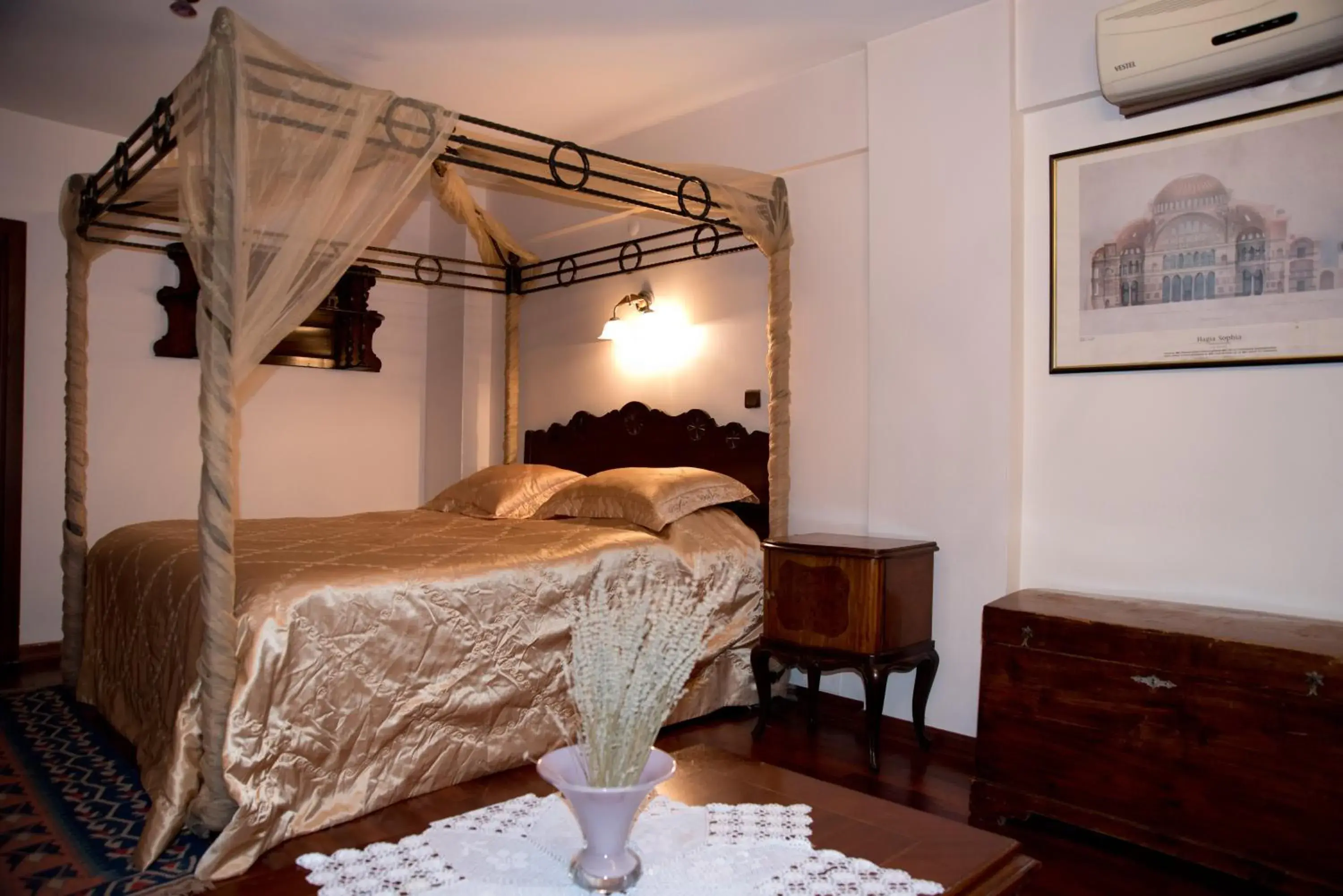 Property building, Bed in Villa Sphendone Suites Istanbul