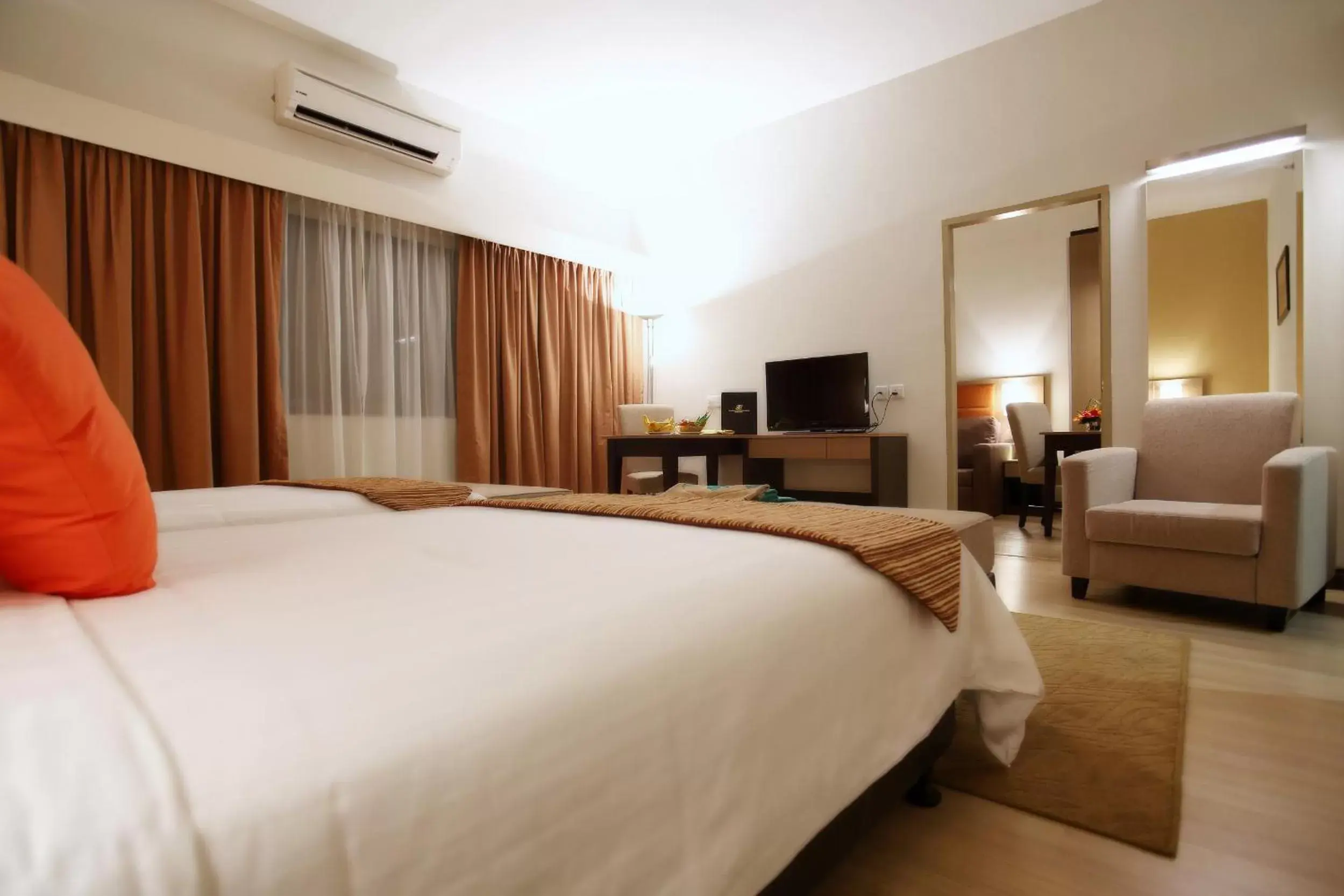 Photo of the whole room, Bed in Raia Hotel & Convention Centre Terengganu