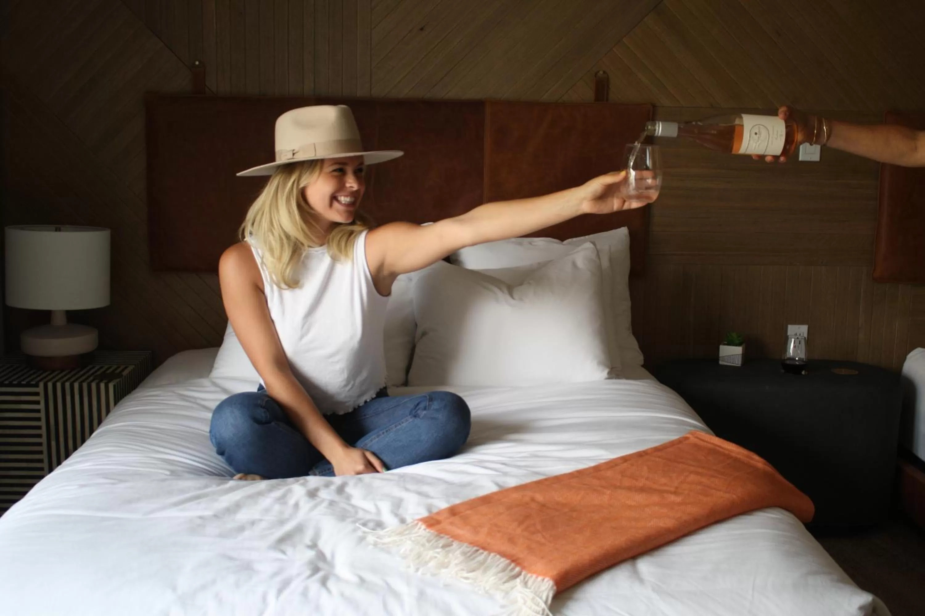 Bed in Calistoga Motor Lodge and Spa