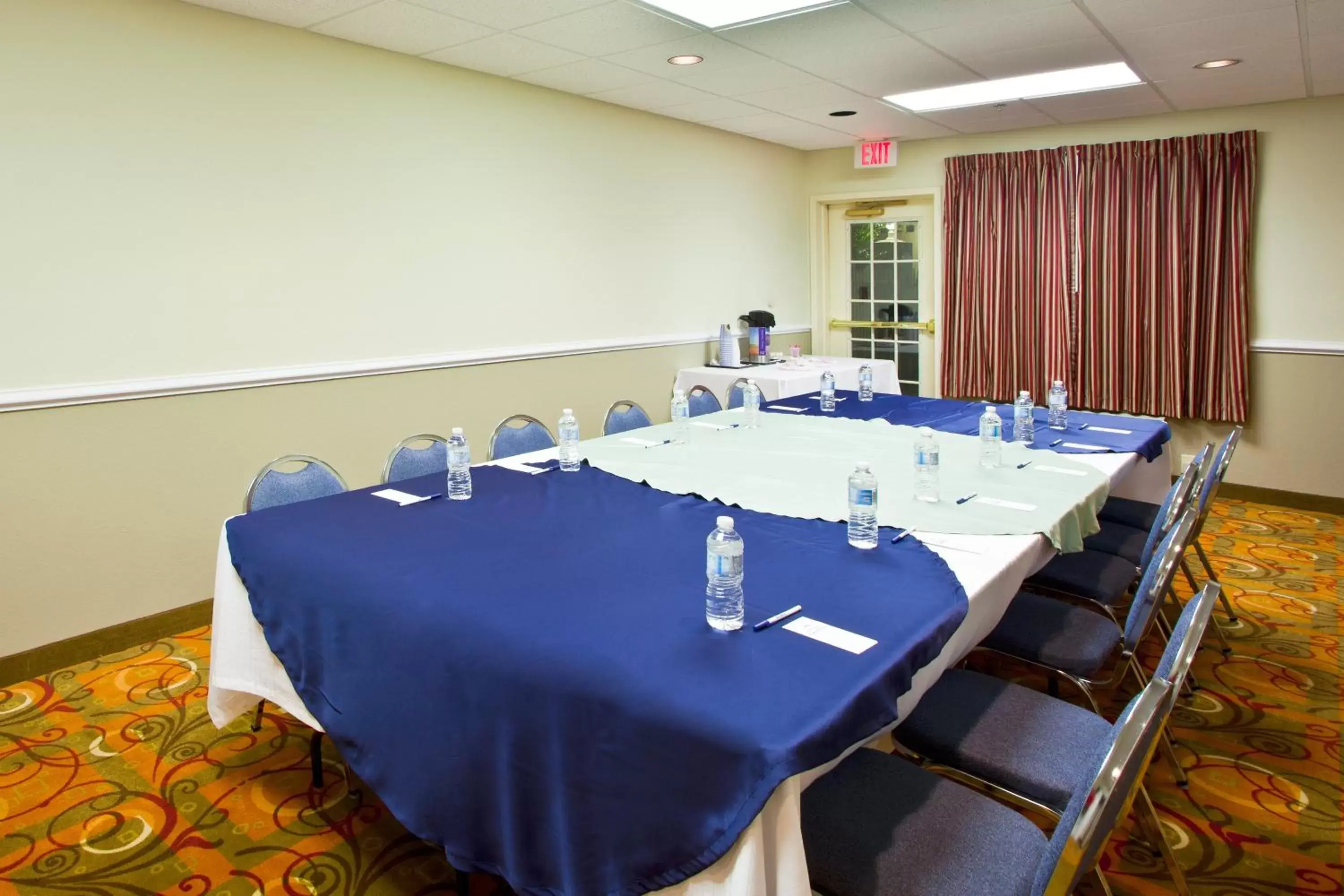 Meeting/conference room in Holiday Inn Express Hotel & Suites Live Oak, an IHG Hotel