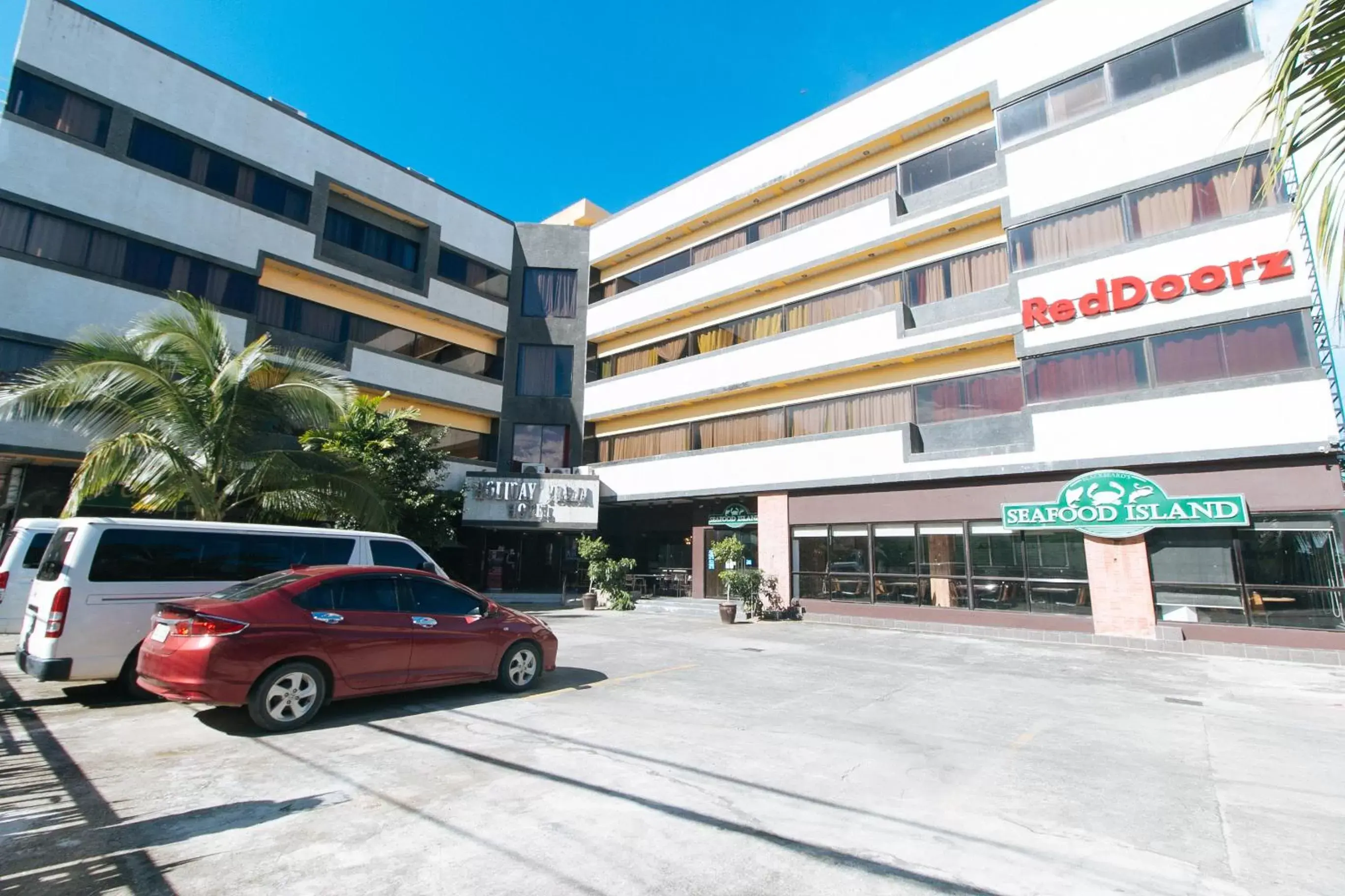 Holiday Plaza Hotel Tuguegarao City Holiday Plaza Hotel Tuguegarao City