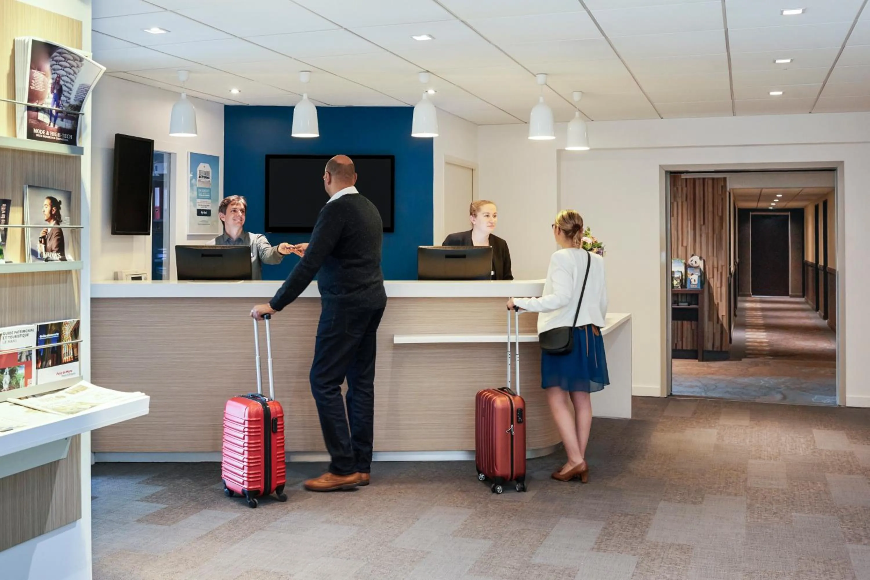 Staff in Kyriad Le Mans Est