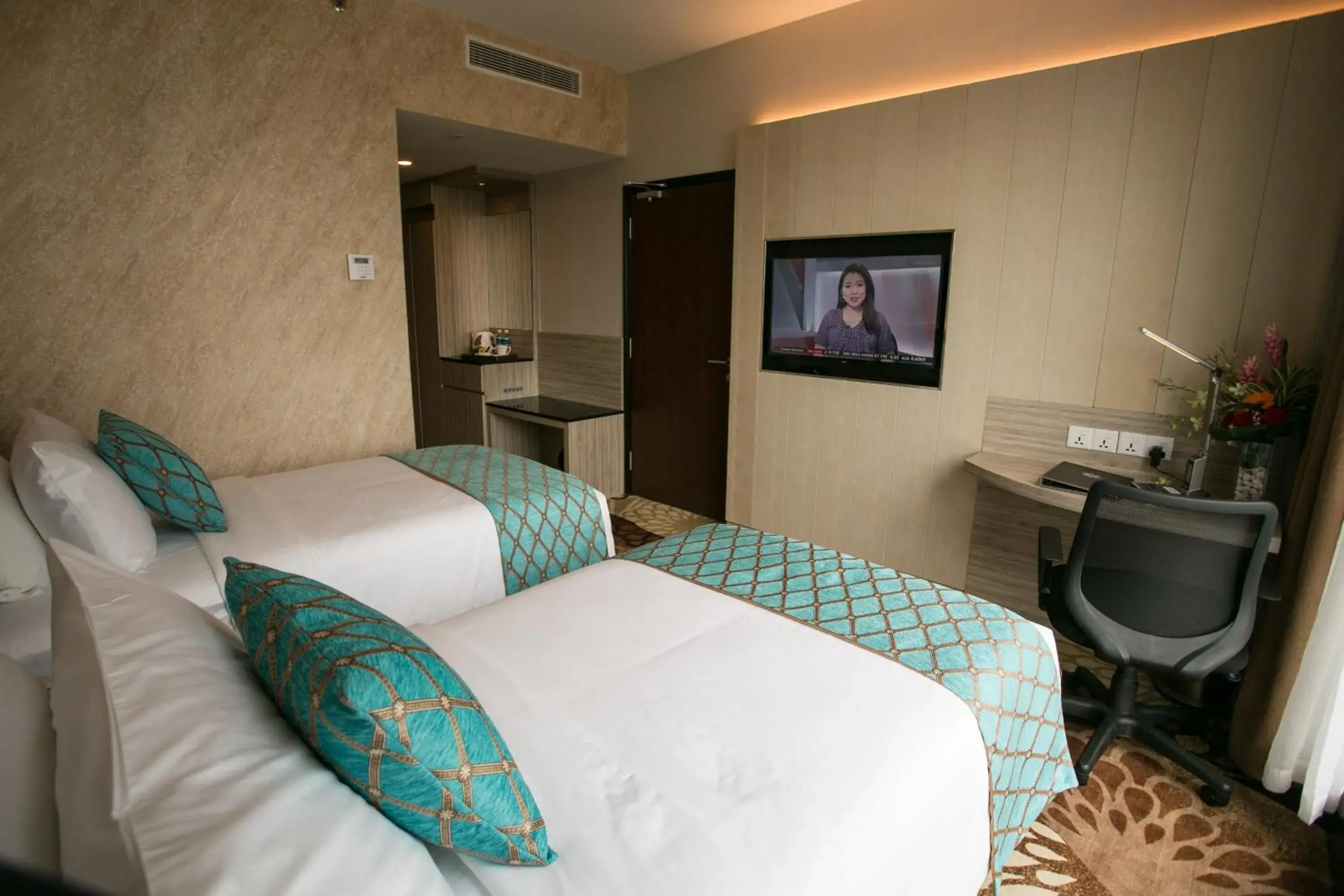 Photo of the whole room, Bed in V8 Hotel Johor Bahru