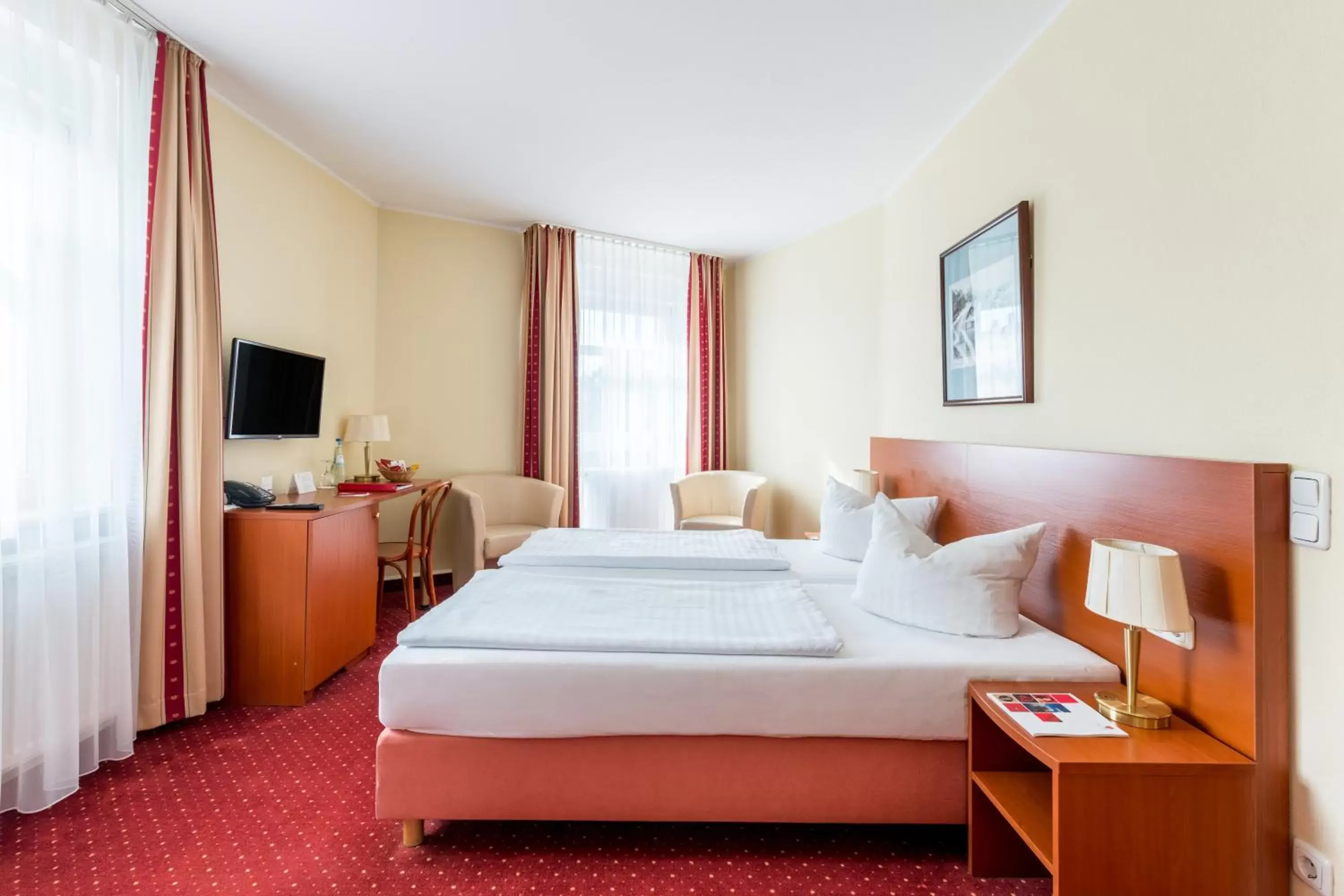 Photo of the whole room, Bed in AZIMUT Hotel Dresden Photo of the whole room, Bed in AZIMUT Hotel Dresden