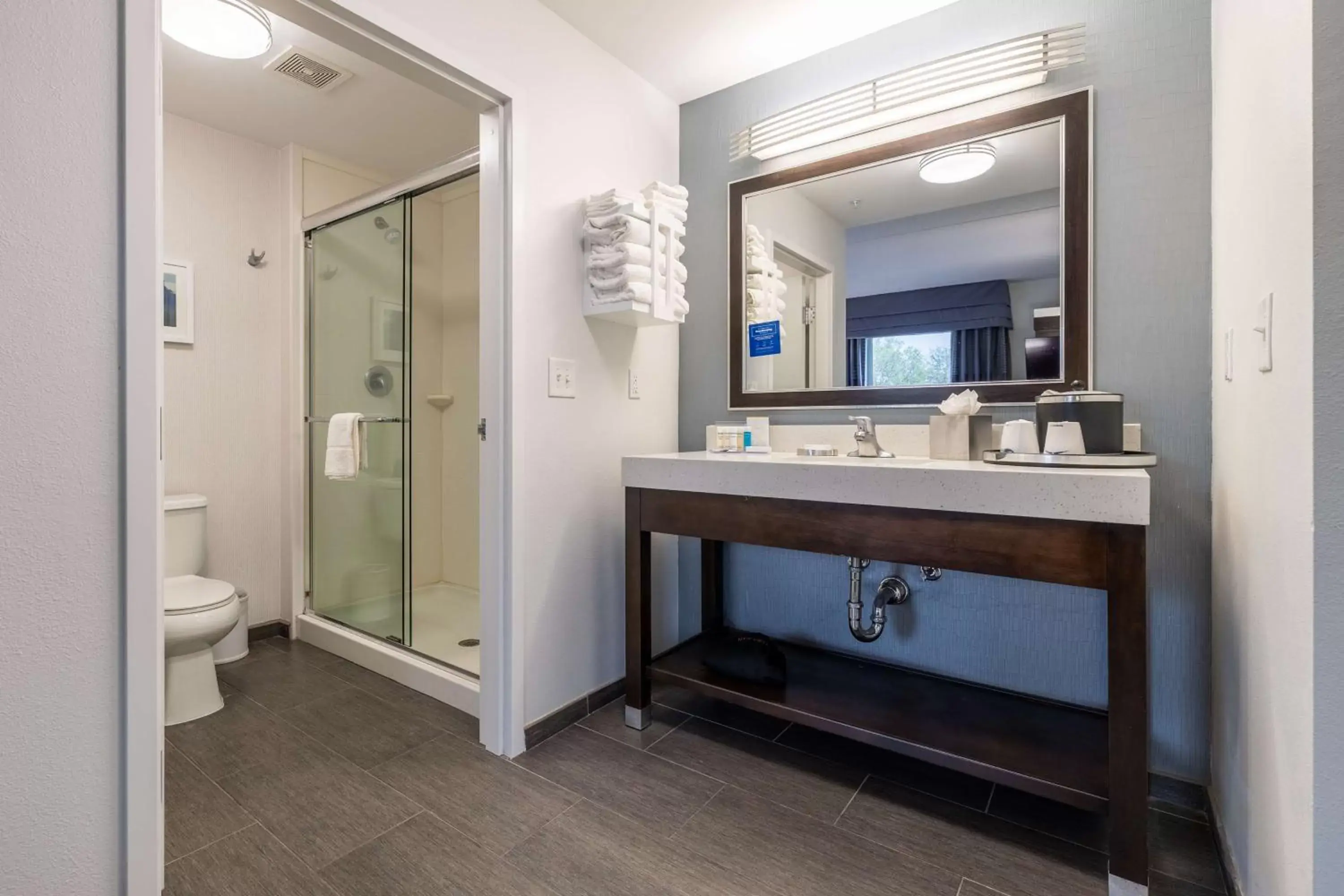 Bathroom in Hampton Inn & Suites Greensboro/Coliseum Area