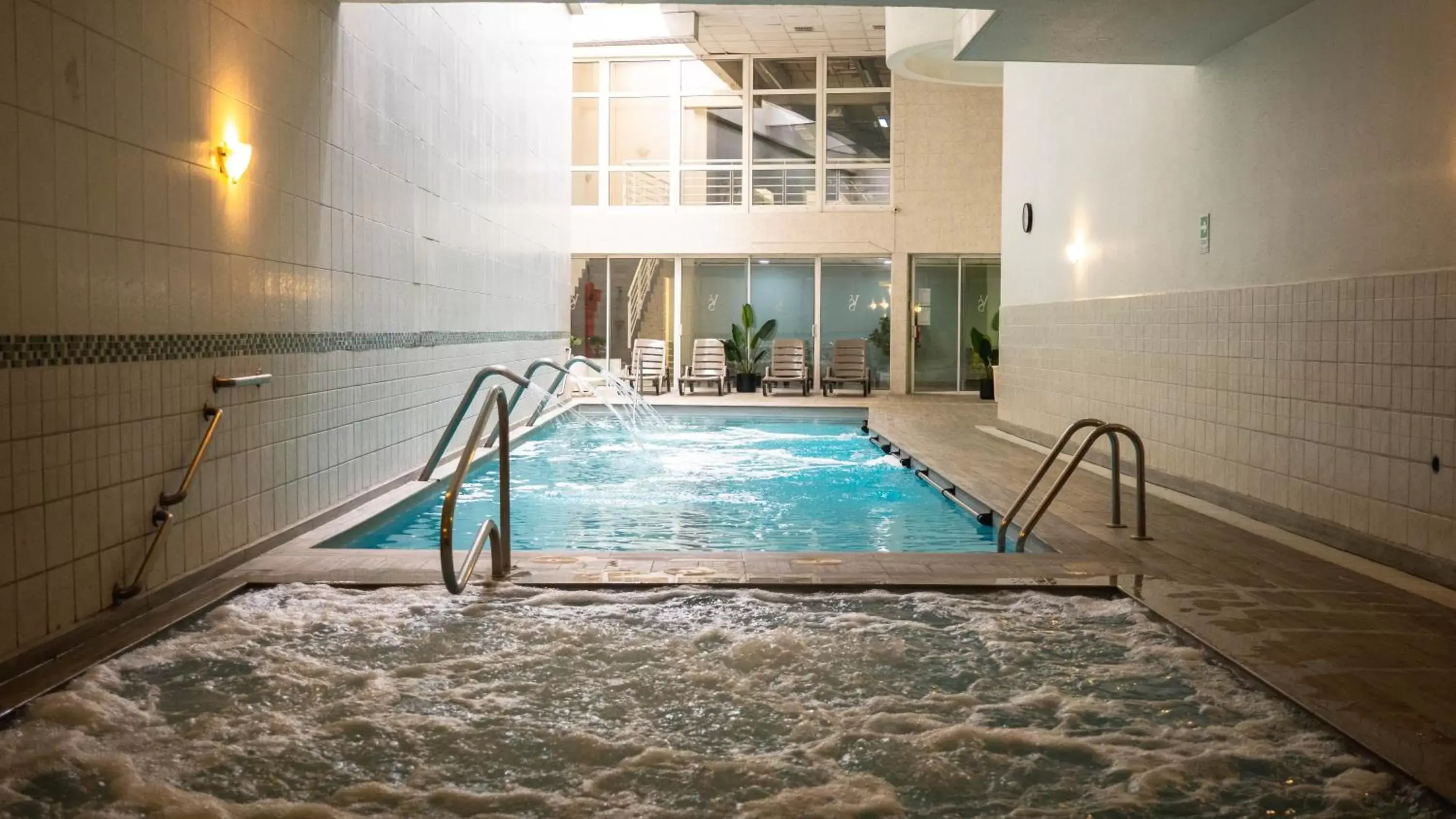 Pool view, Swimming Pool in Novotel Santiago Vitacura