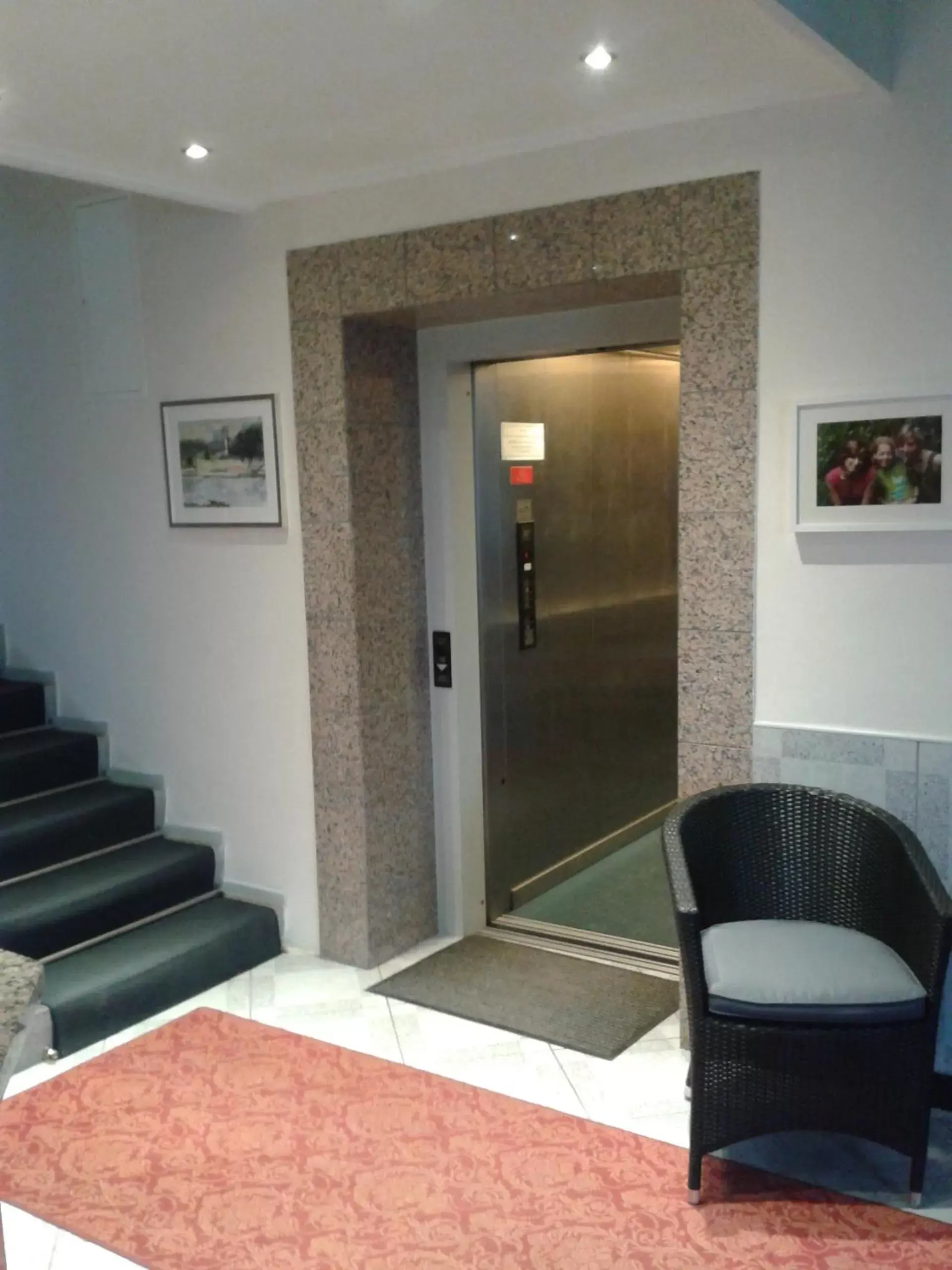 Lobby or reception, Seating Area in Hotel Rhein-Residenz