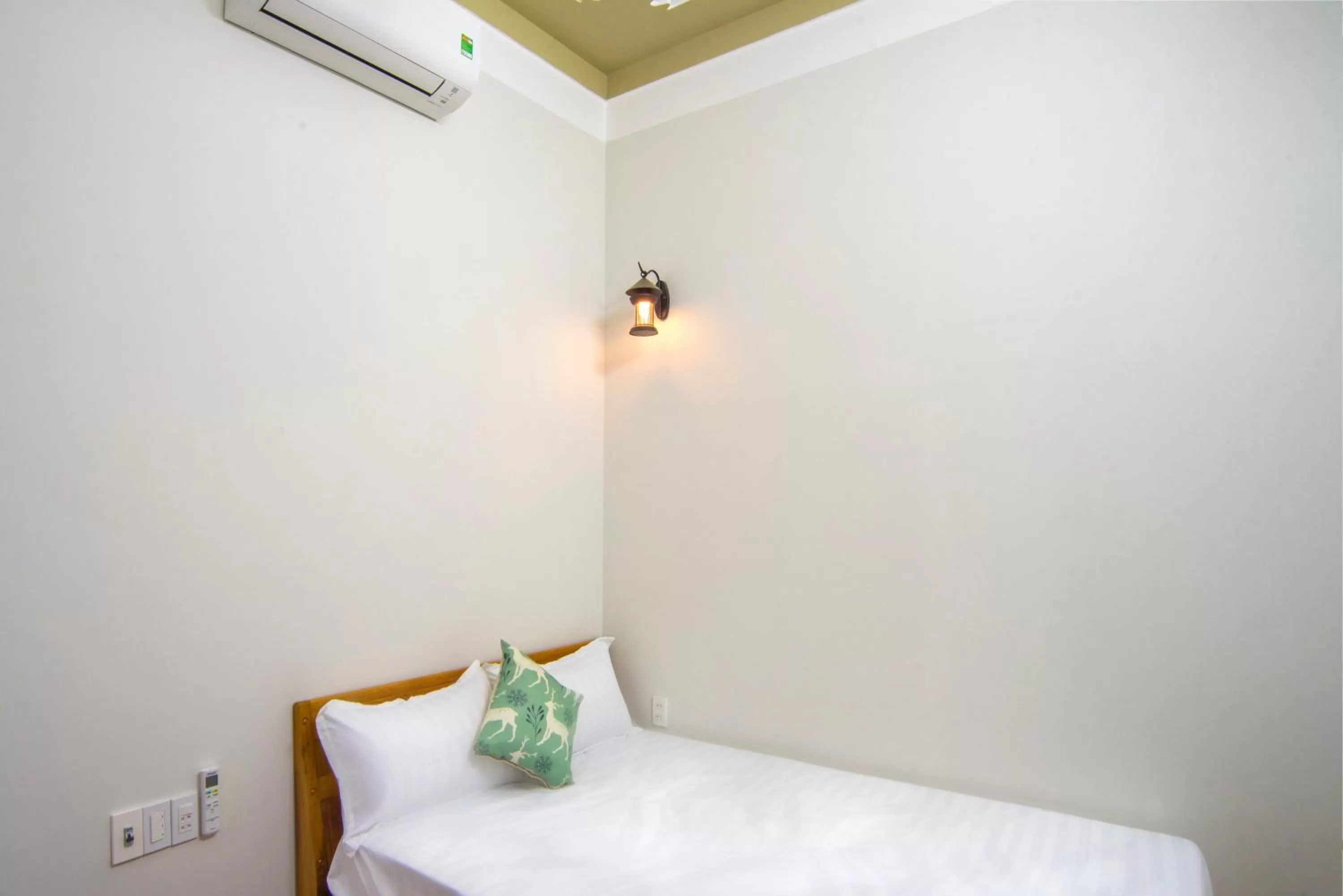 Bed in Cong Man Homestay Cham Island