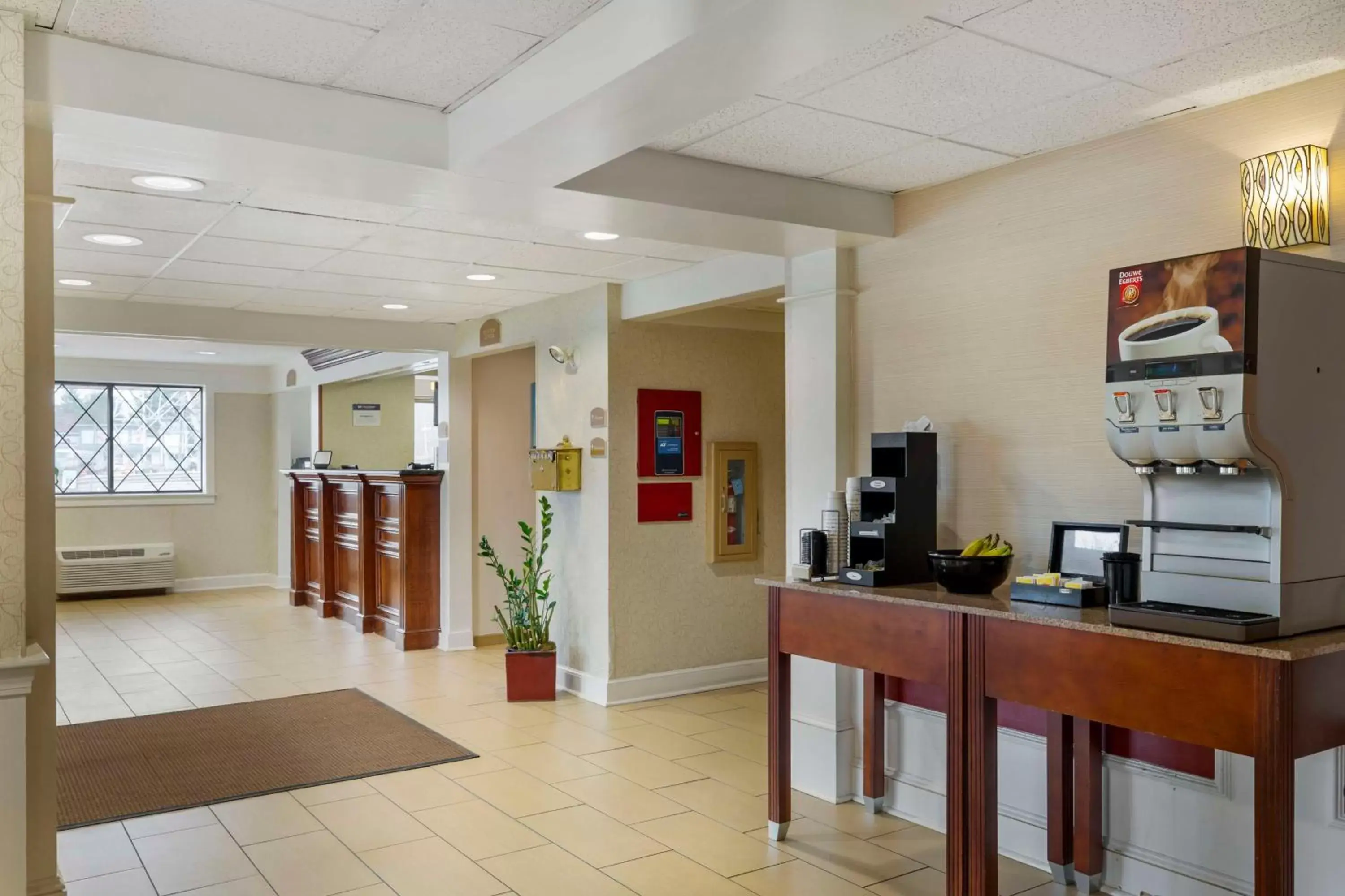 Lobby or reception in Best Western Plus The Inn at Sharon/Foxboro