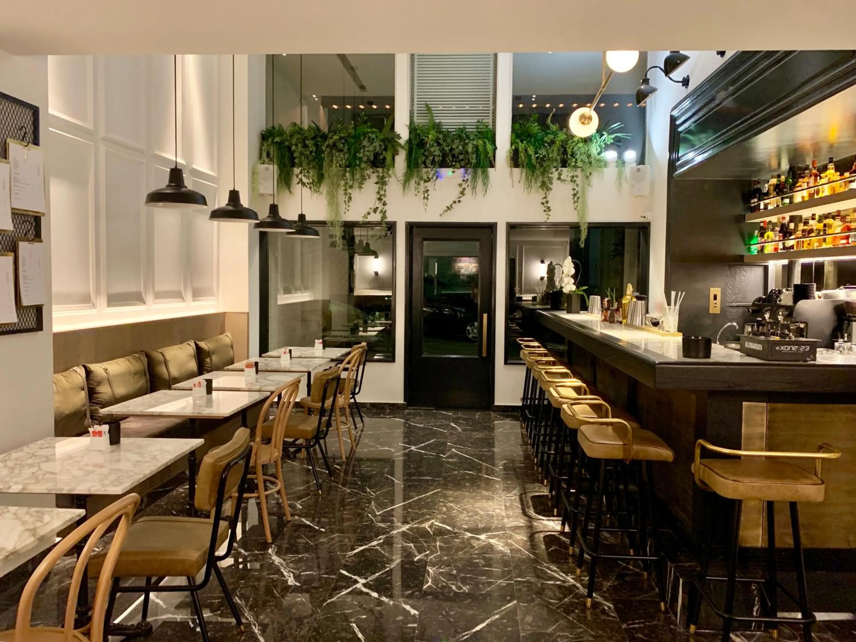 Lounge or bar in Niki Athens Hotel