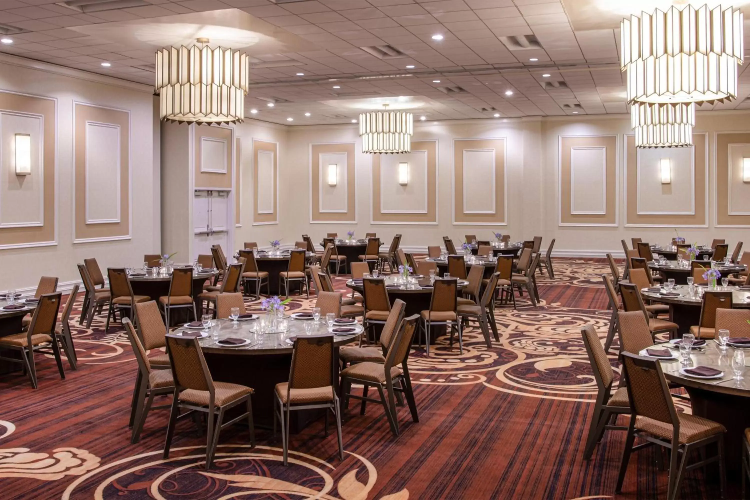 Meeting/conference room, Restaurant/Places to Eat in Sheraton Mission Valley San Diego Hotel