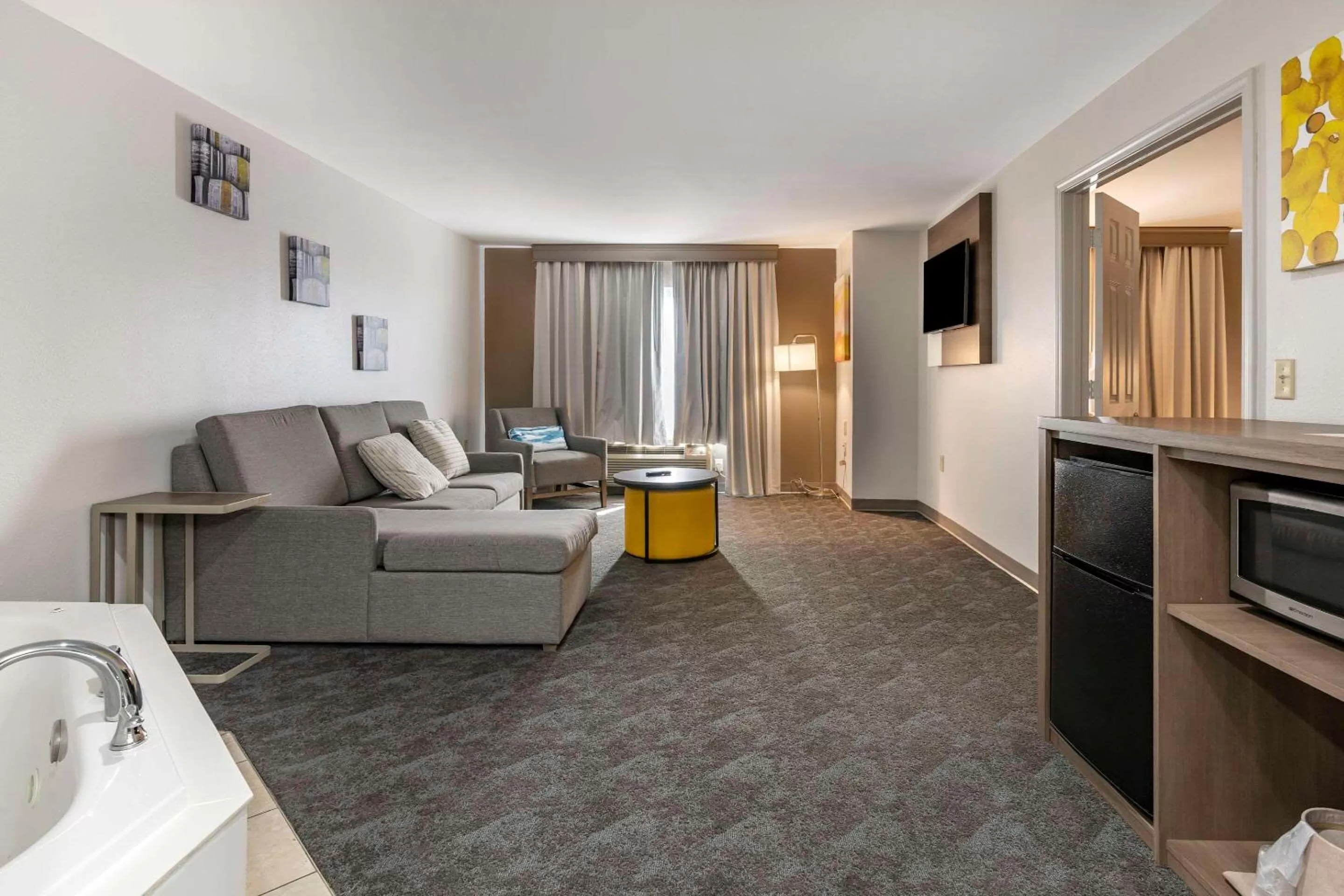 Bedroom in Comfort Inn & Suites Shelbyville