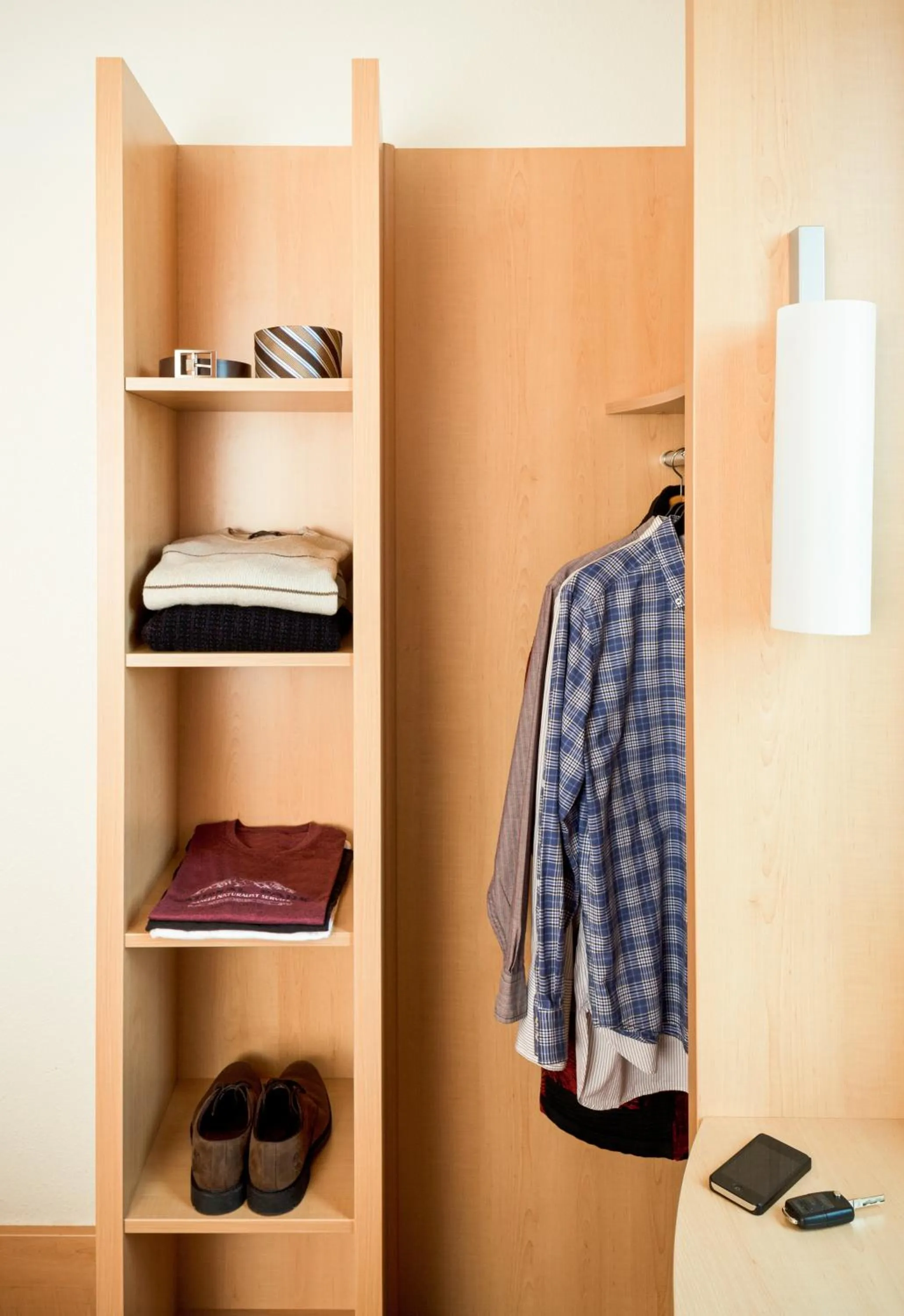 wardrobe in Ibis Barcelona Meridiana