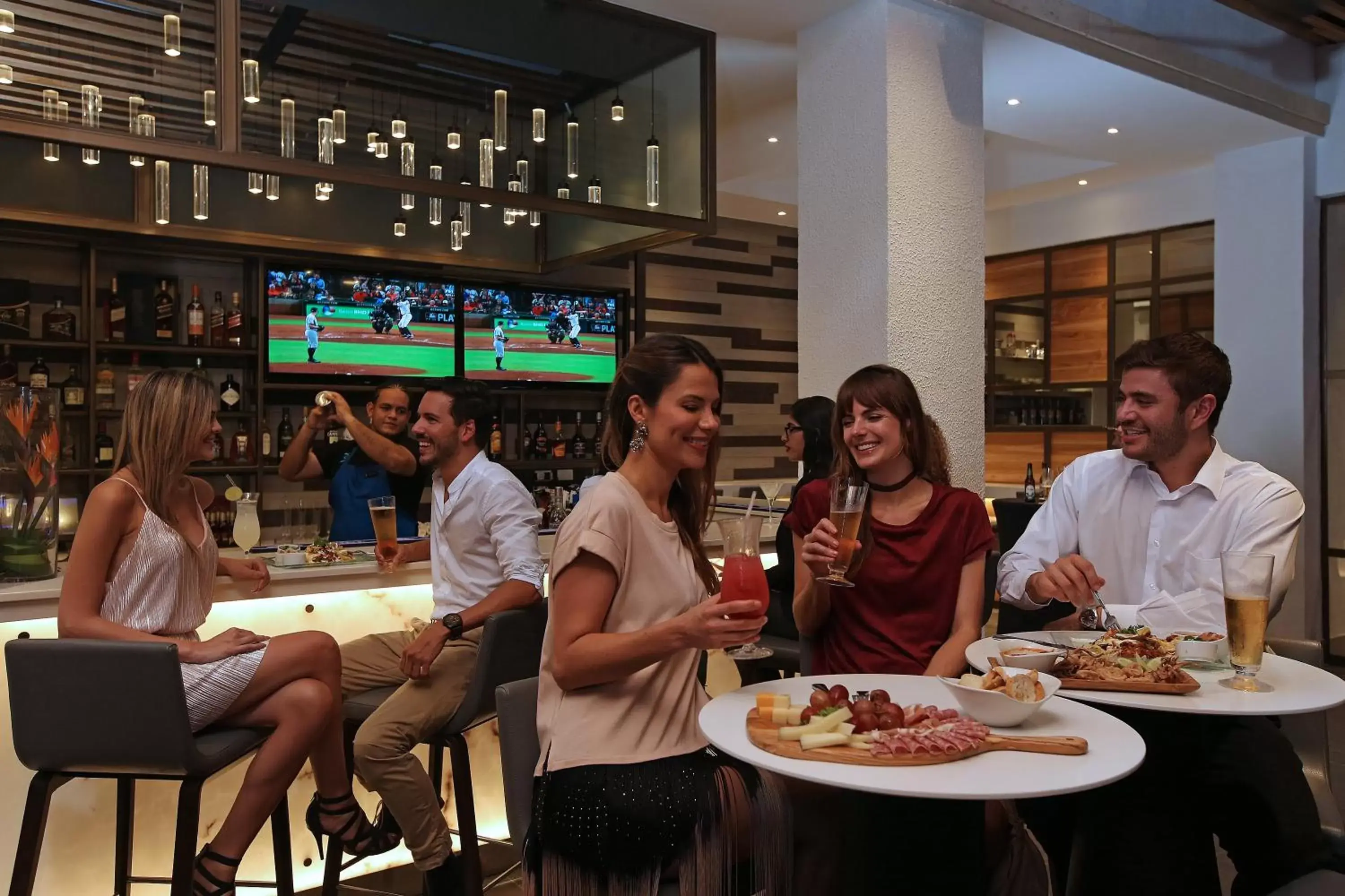 Lounge or bar in Real Intercontinental Metrocentro Managua, an IHG Hotel