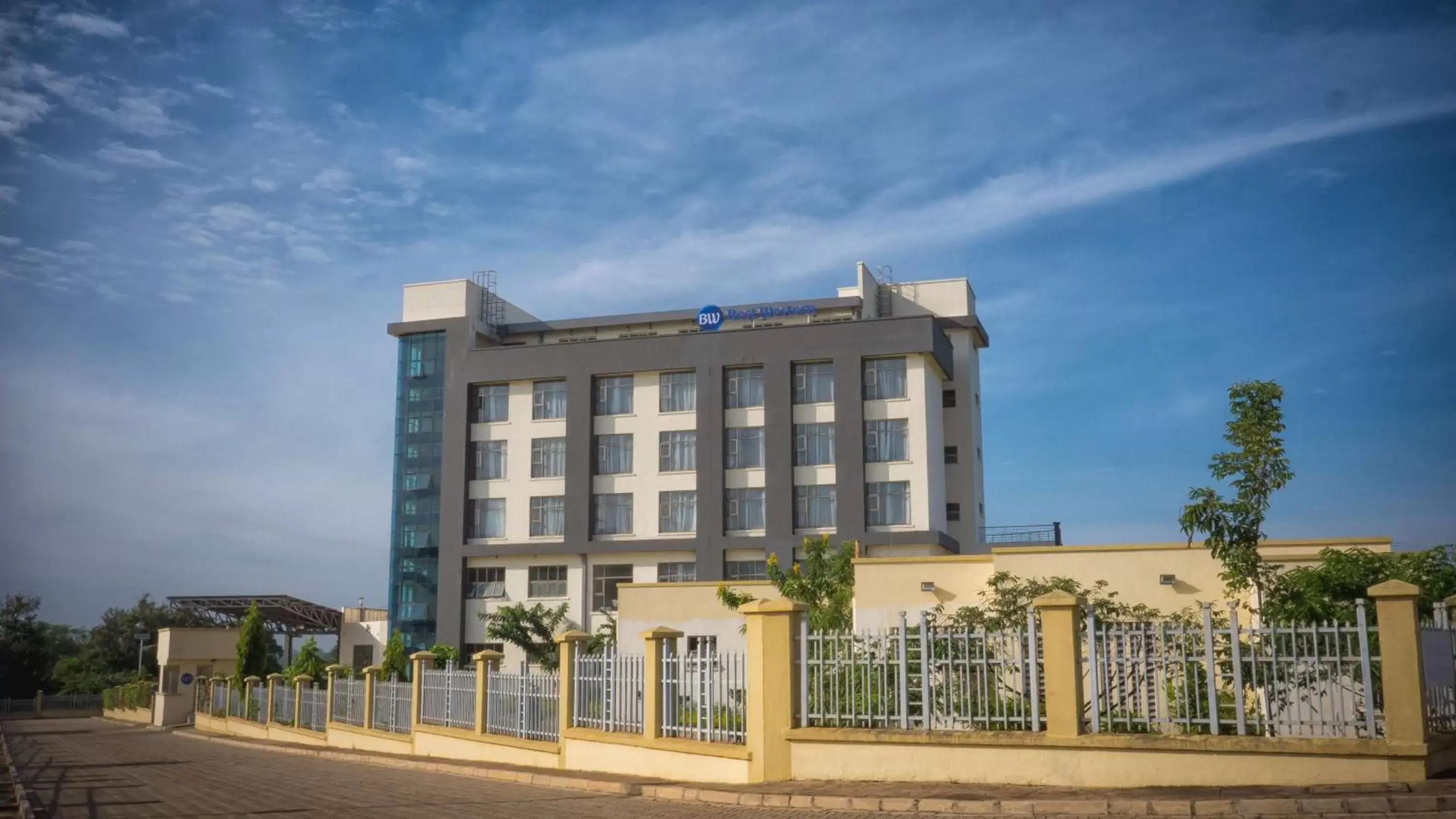 Property building in Best Western Kisumu Hotel Property building in Best Western Kisumu Hotel