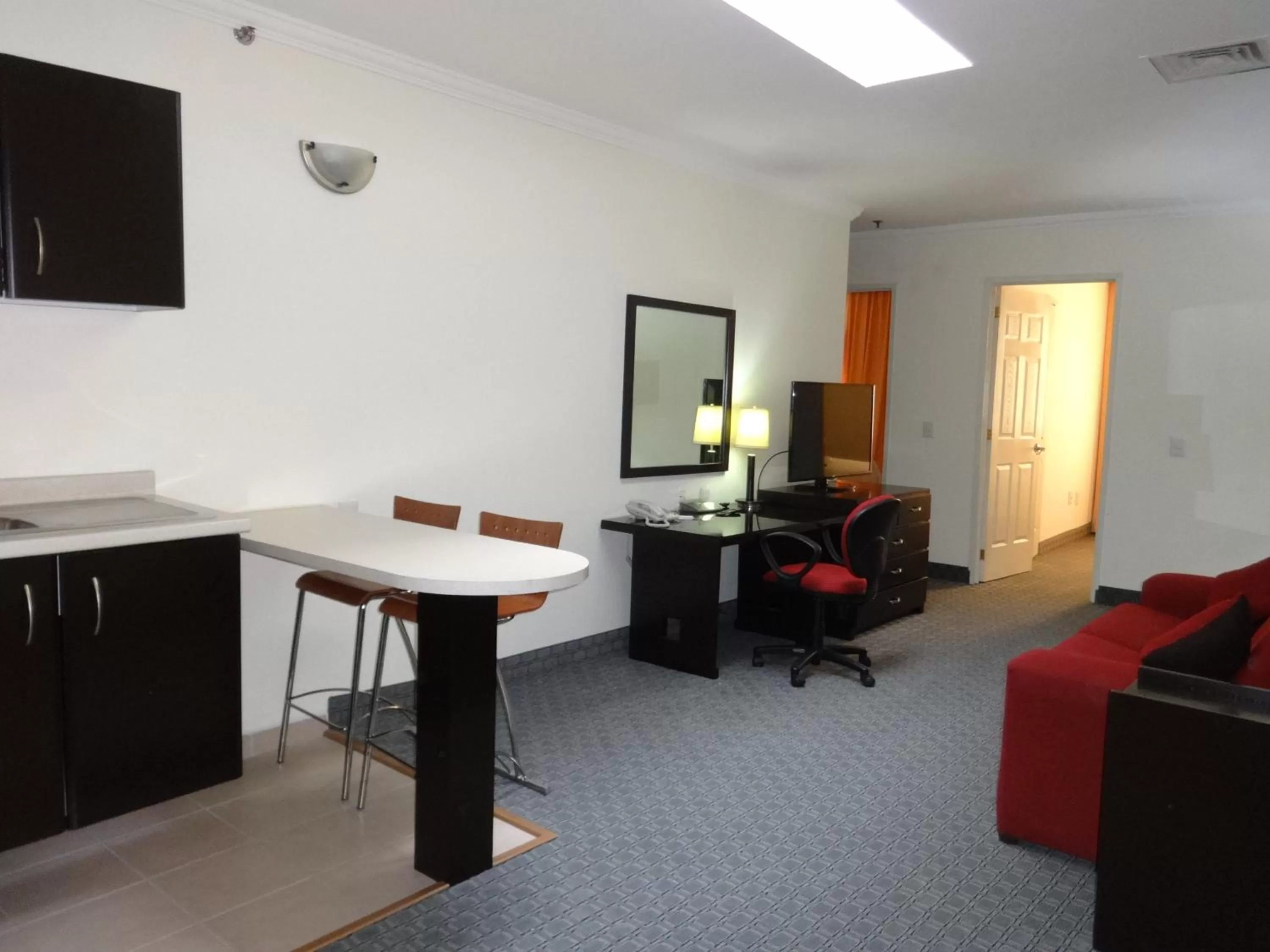 Communal lounge/ TV room in Ramada by Wyndham Ciudad de Mexico Perinorte