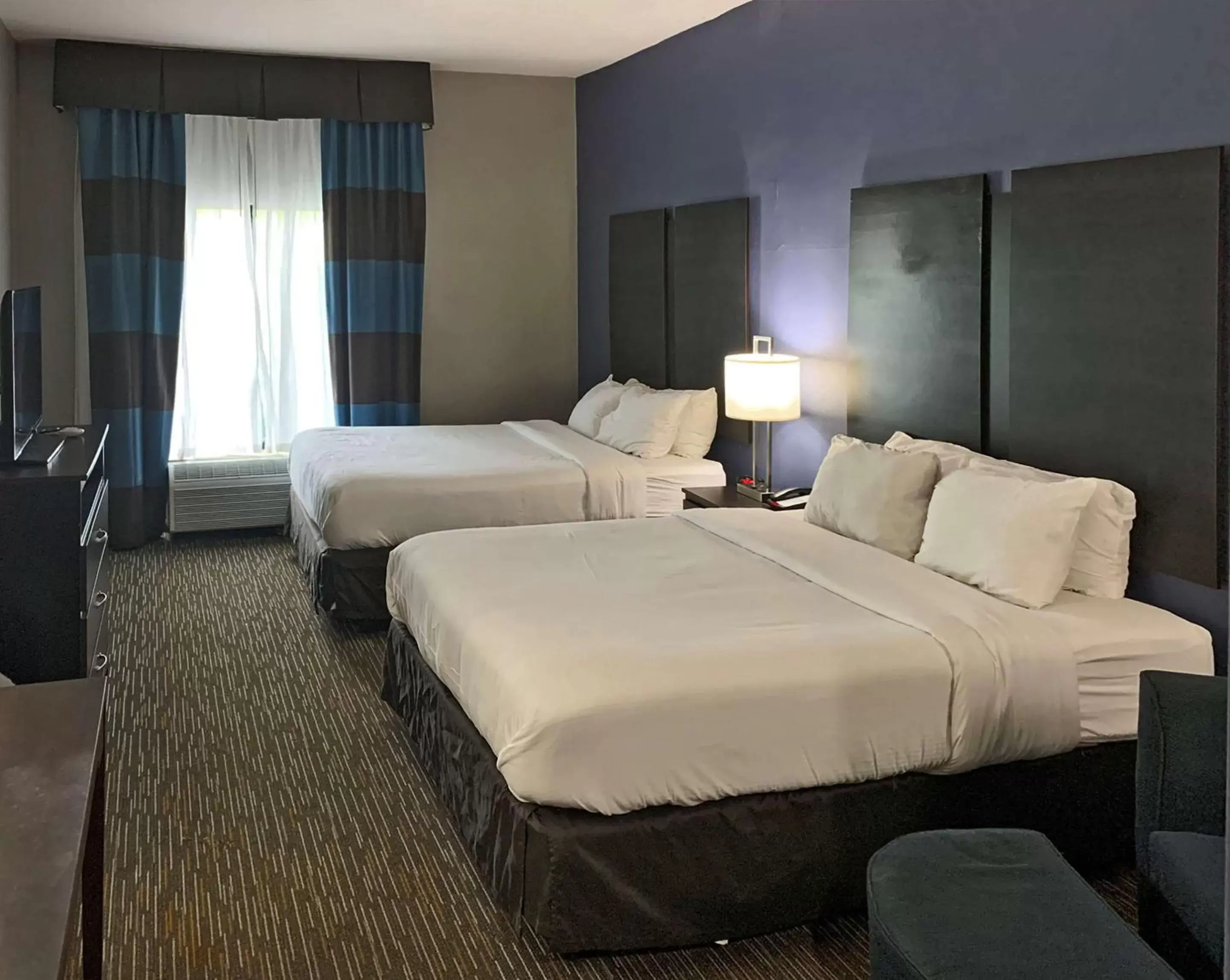 Bedroom, Bed in Comfort Inn & Suites Columbus North