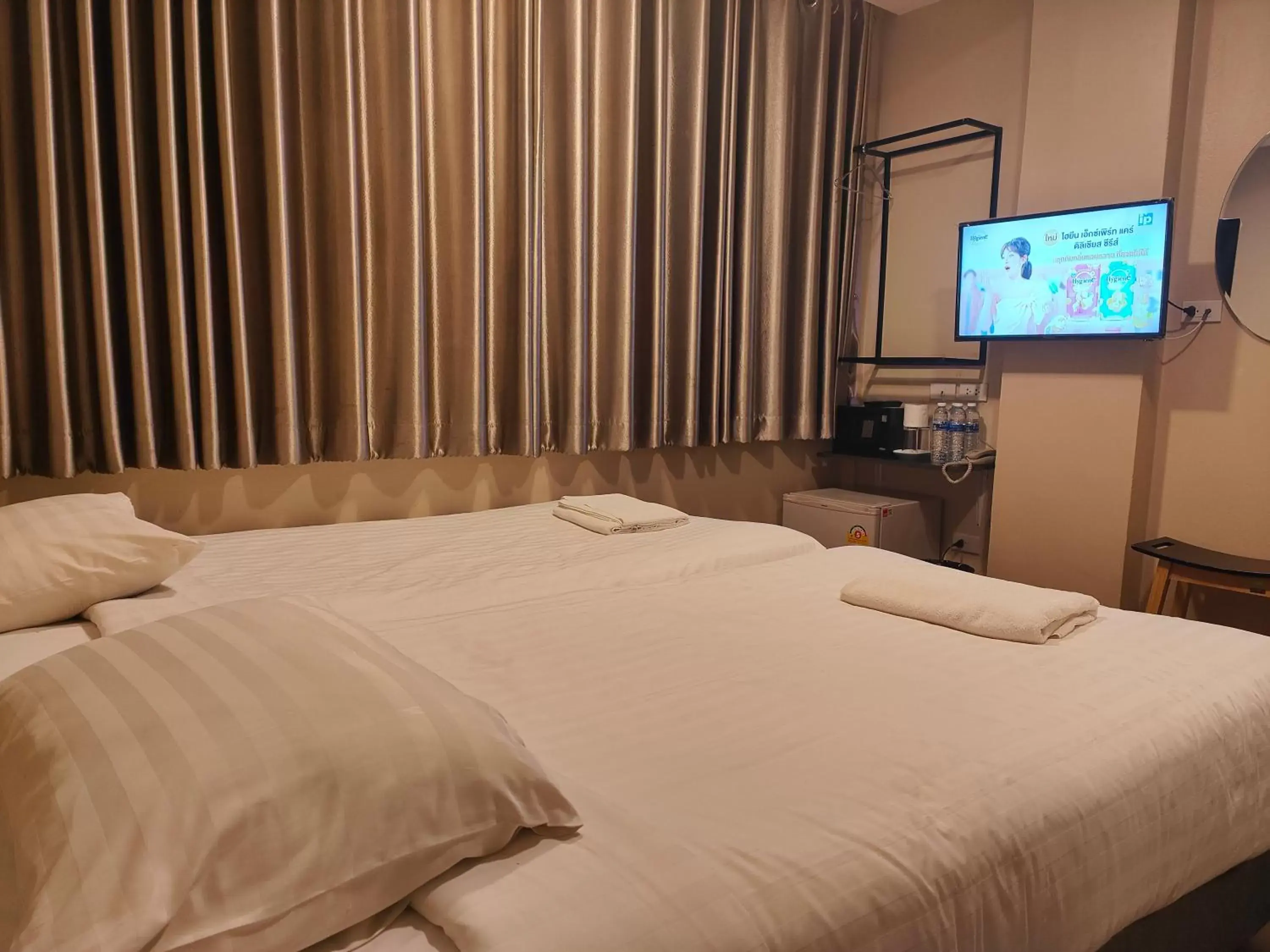 Communal lounge/ TV room, Bed in Kim Korner Hotel